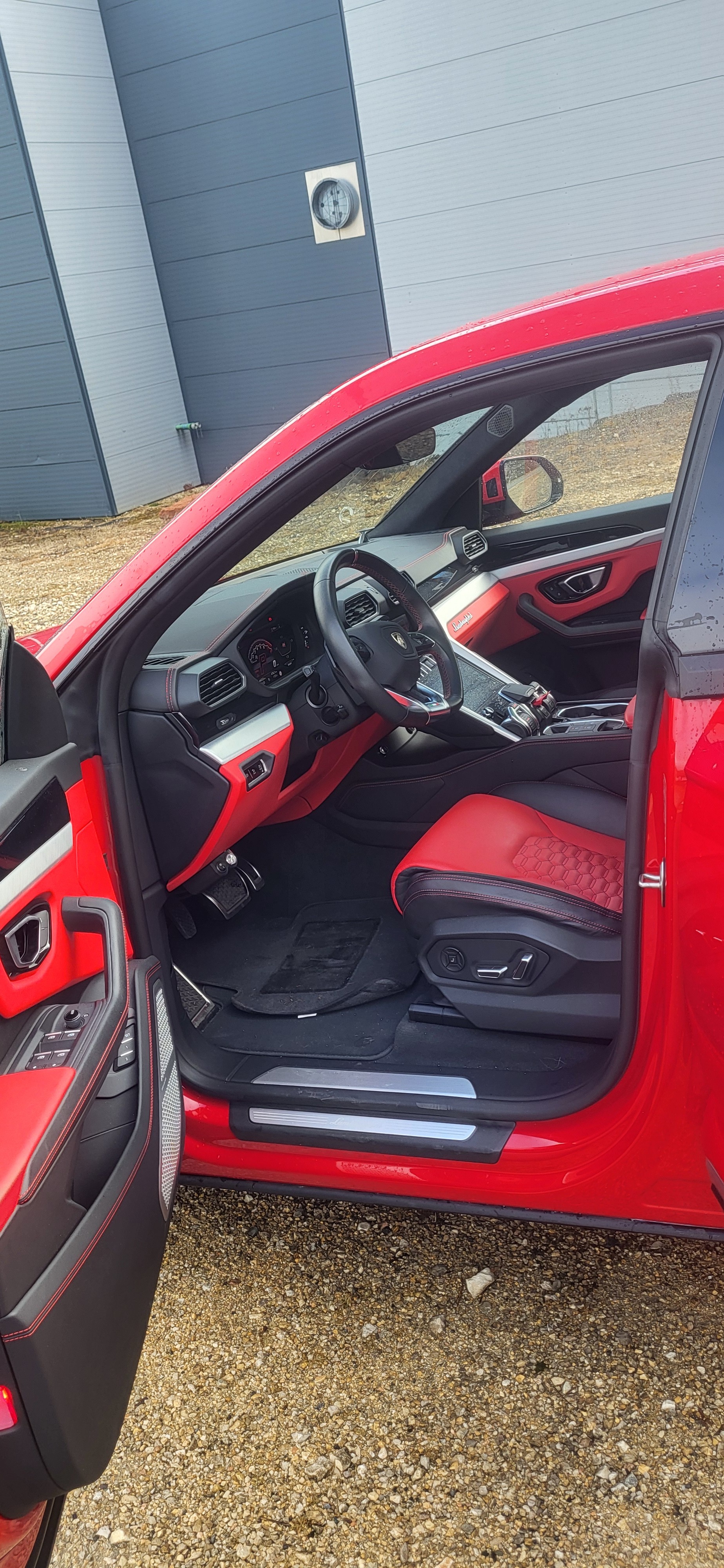 LAMBORGHINI Urus E-Gear-image-7