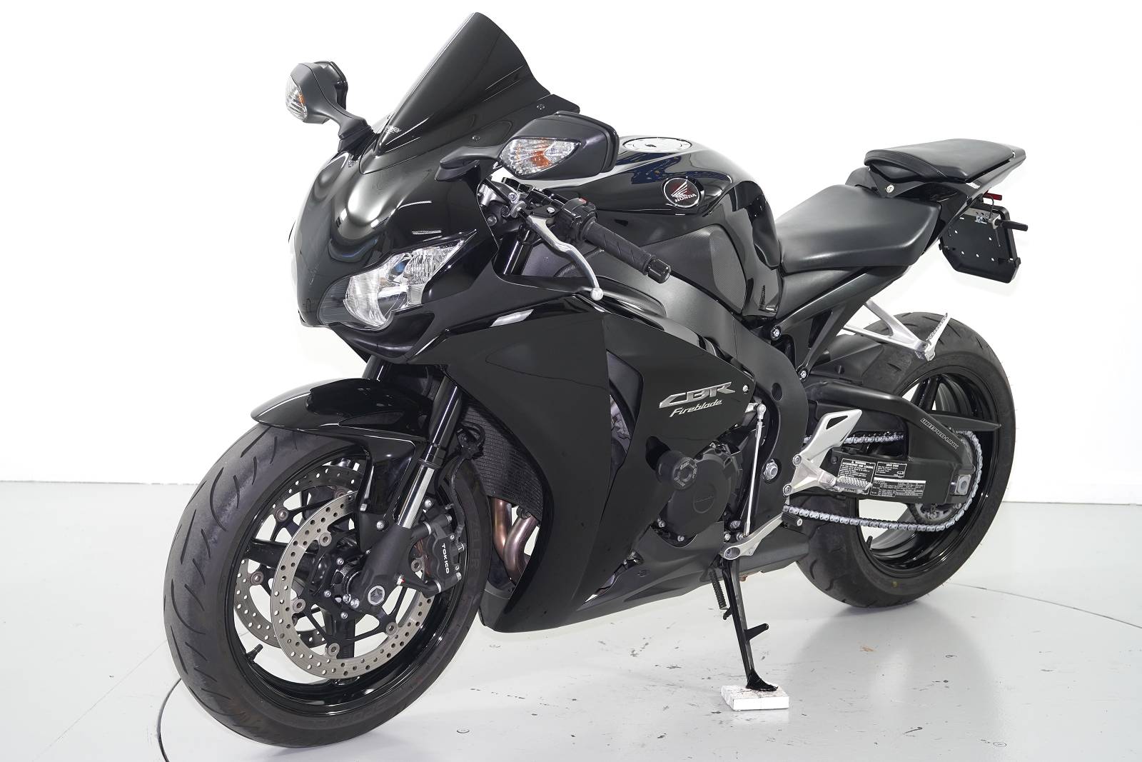 HONDA CBR 1000 RR-showroom-element-2