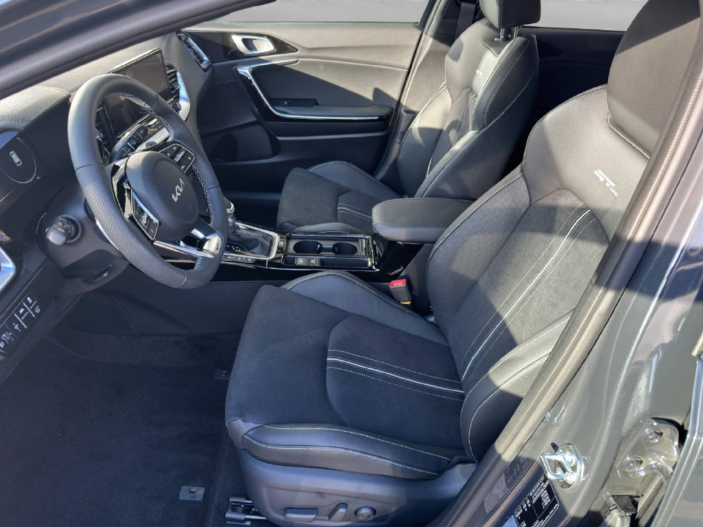 KIA Ceed SW 1.5 T-GDi MHEV GT-Line-image-3