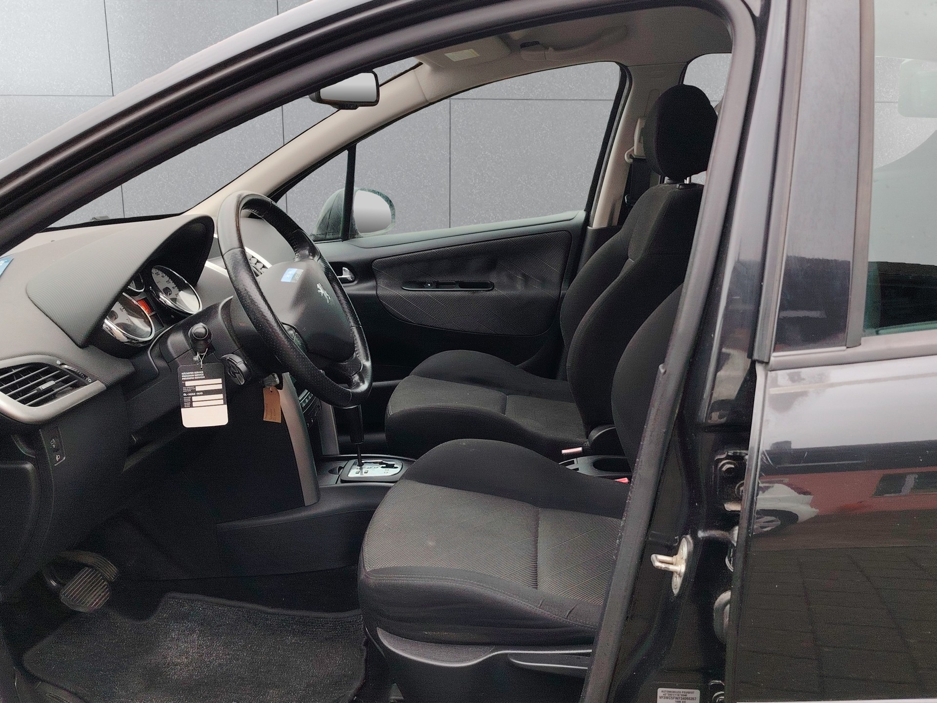 PEUGEOT 207 1.6 16V Sport Automatic-image-8