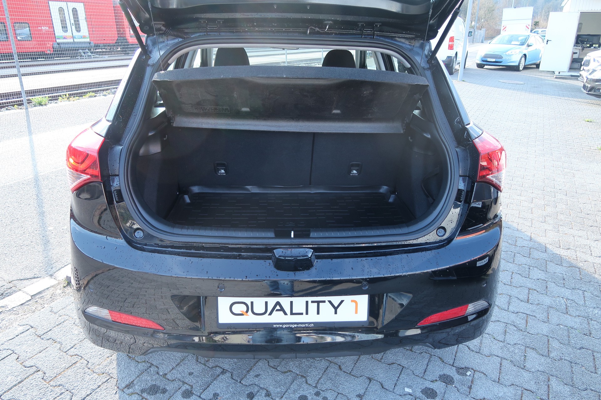 HYUNDAI i20 1.4 Amplia Automatic-image-11