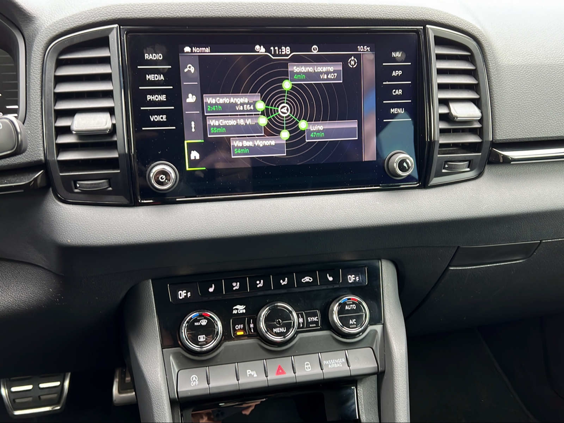 SKODA Karoq 1.5 TSI SportLine DSG-image-9