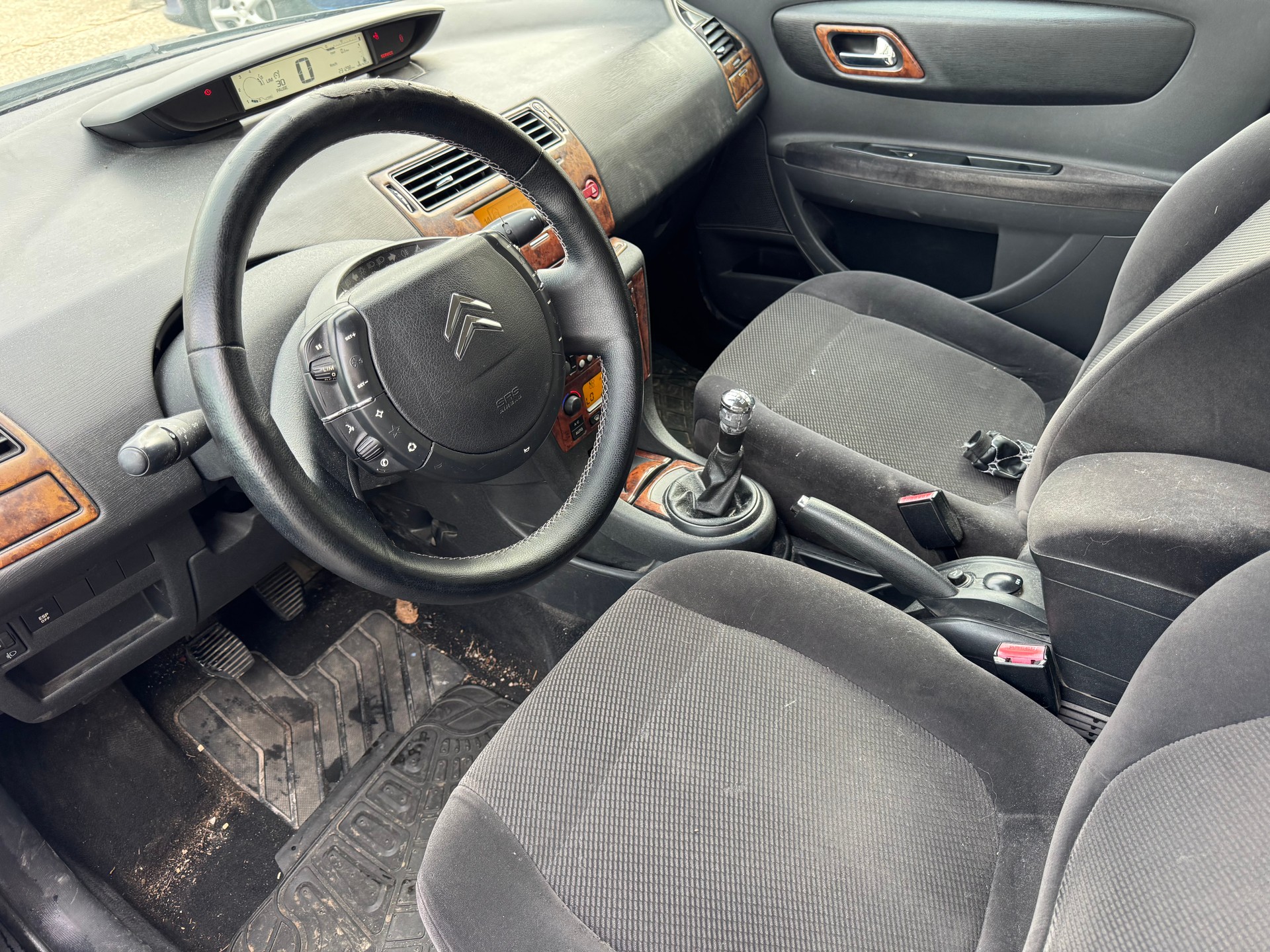 CITROEN C4 Berline 1.6 HDi Séduction Sedan-image-8