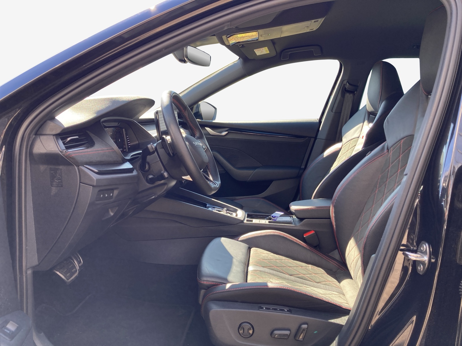 SKODA Octavia Combi 2.0 TSI DSG RS-image-7