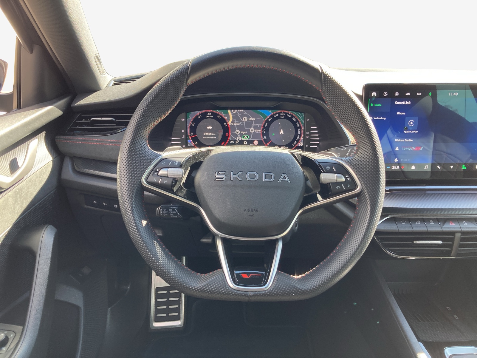 SKODA Octavia Combi 2.0 TSI DSG RS-image-9