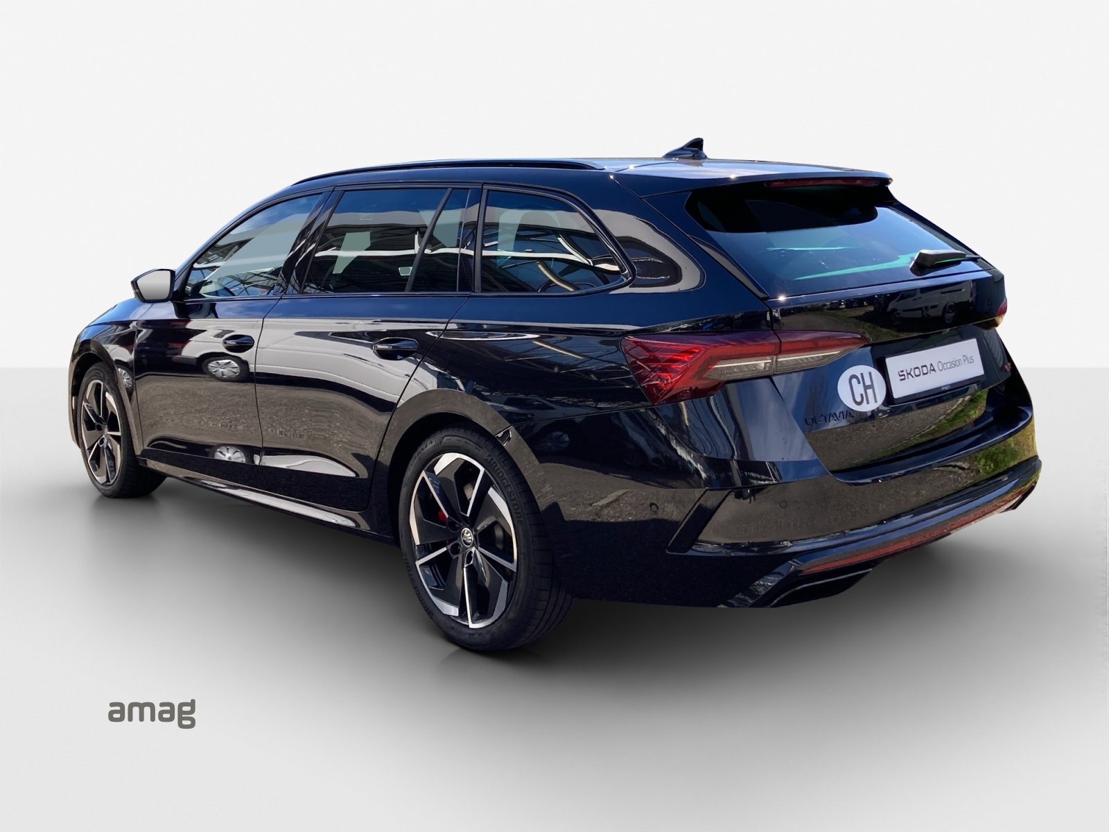 SKODA Octavia Combi 2.0 TSI DSG RS-image-2