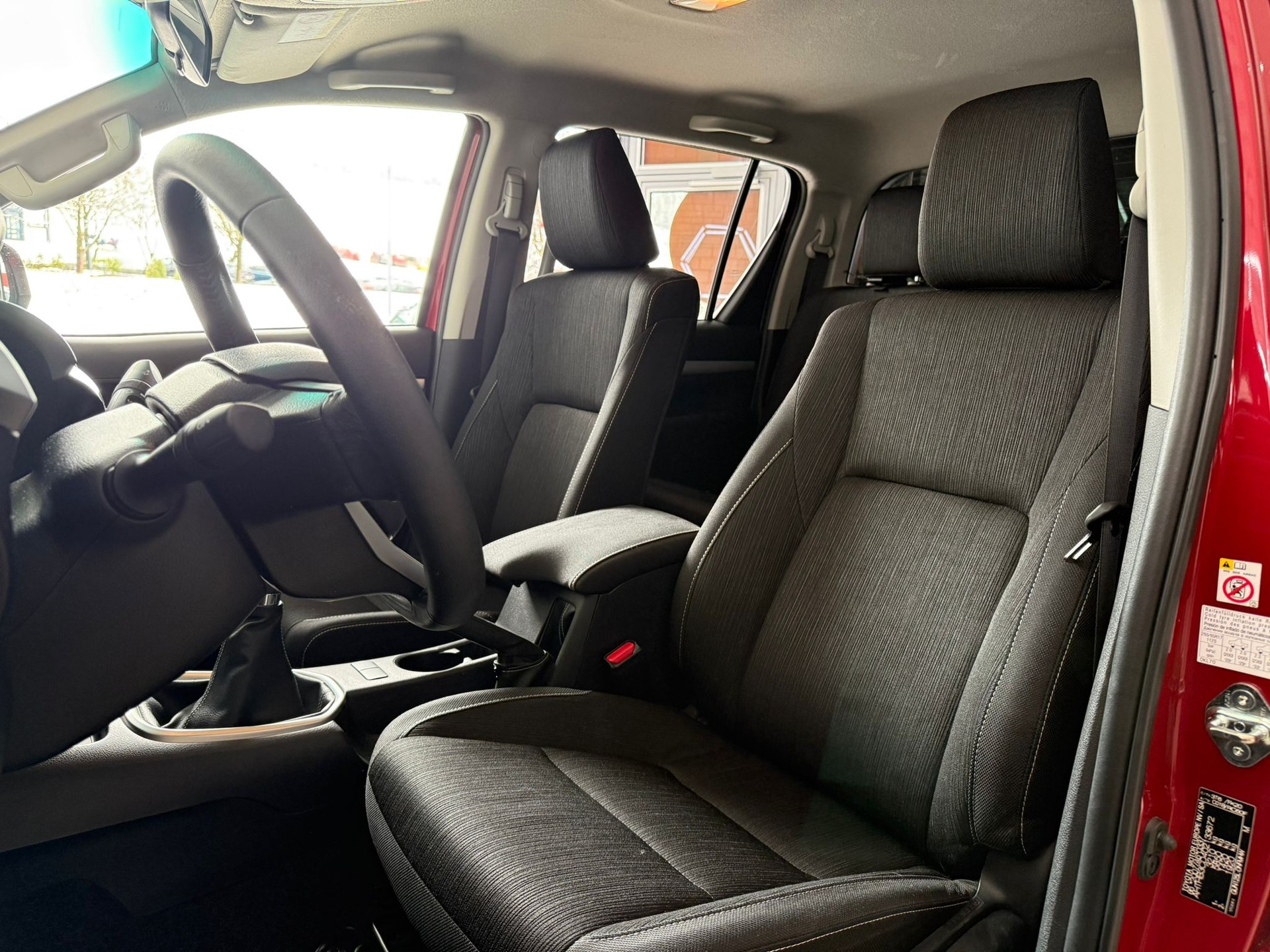 TOYOTA Hilux 2.4D-4D Luna Double Cab 4x4-image-11