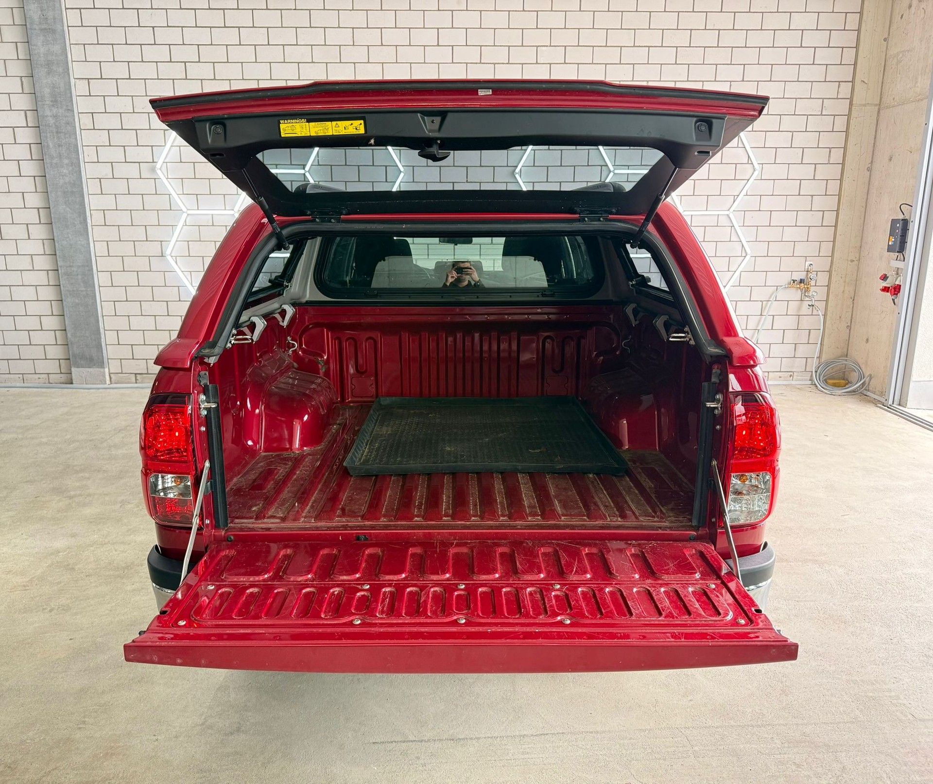 TOYOTA Hilux 2.4D-4D Luna Double Cab 4x4-image-13