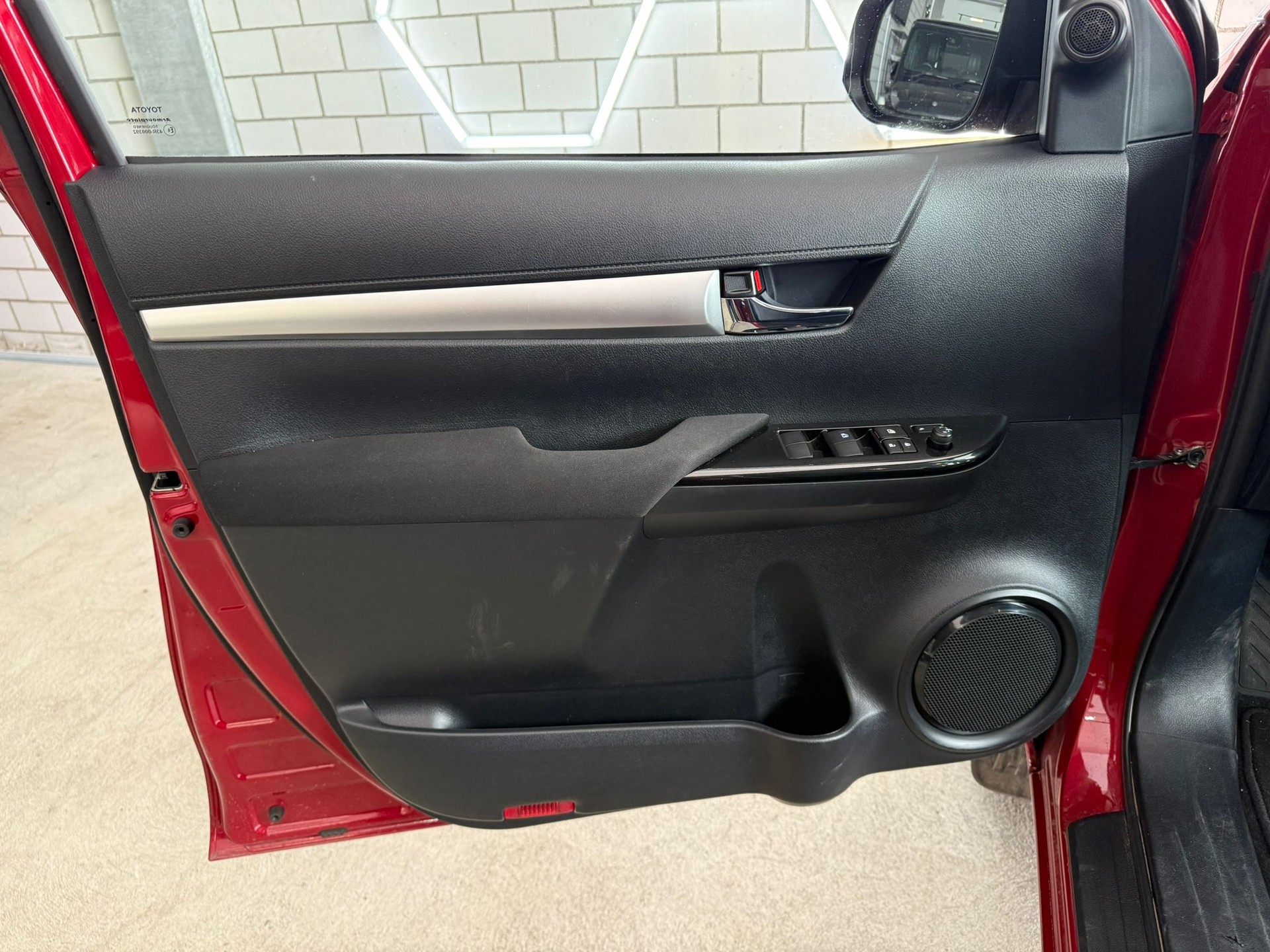 TOYOTA Hilux 2.4D-4D Luna Double Cab 4x4-image-5