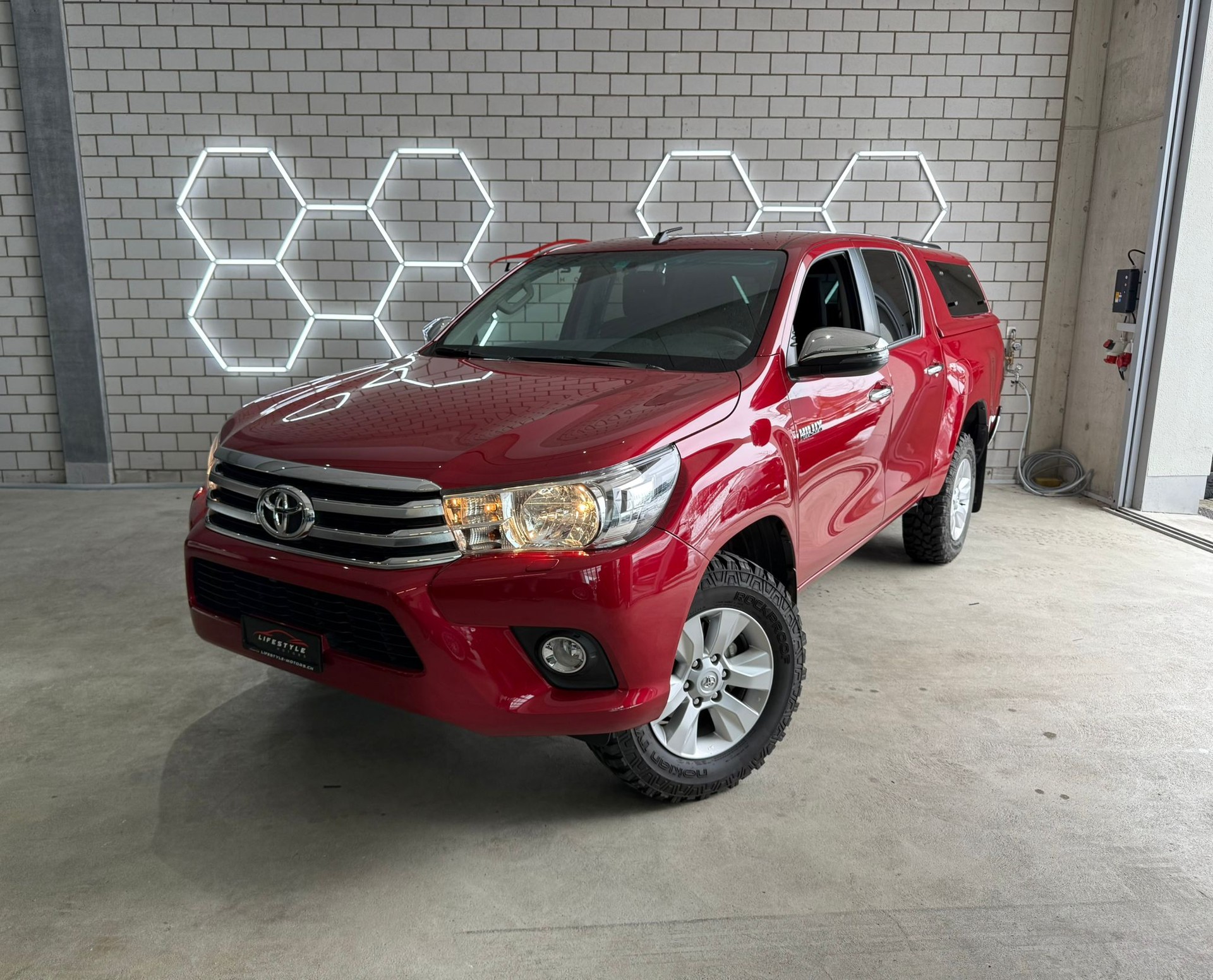 TOYOTA Hilux 2.4D-4D Luna Double Cab 4x4-image-0