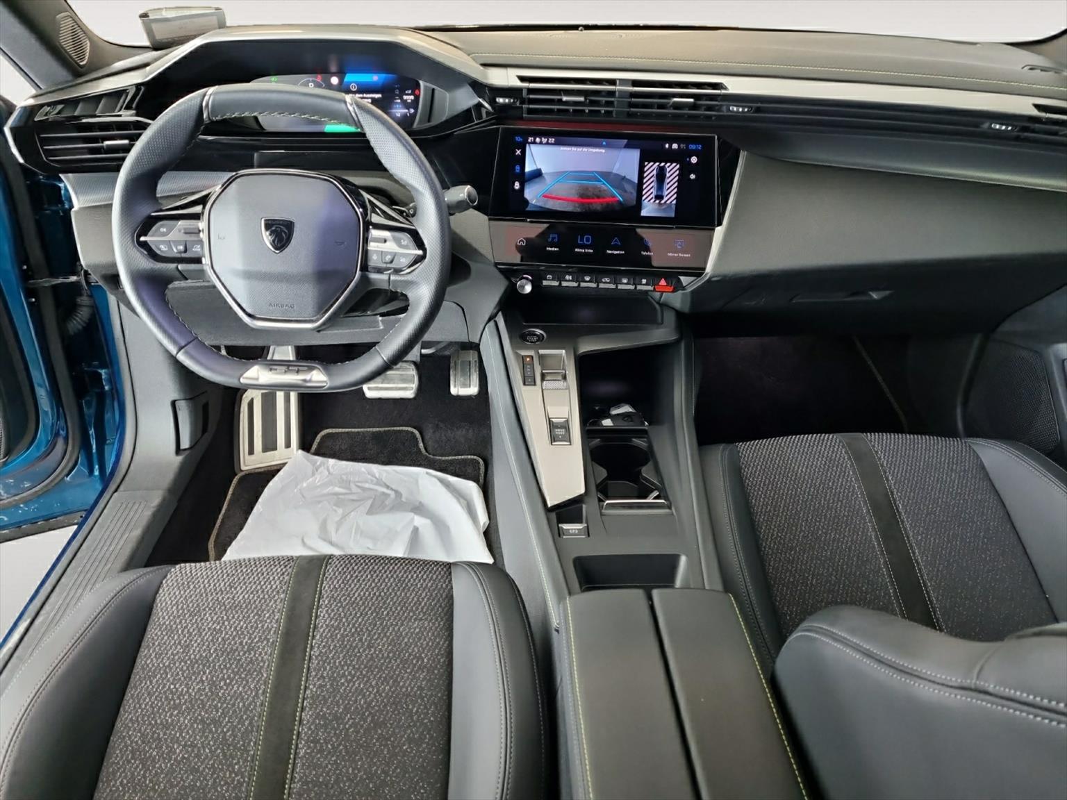 PEUGEOT 408 1.6 PHEV 225 GT-image-5
