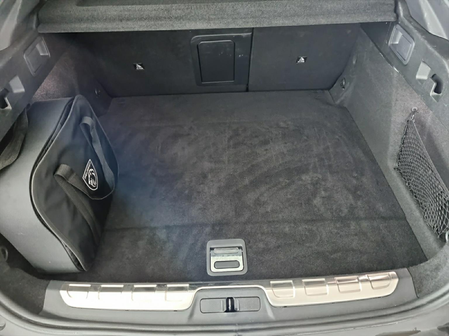 PEUGEOT 408 1.6 PHEV 225 GT-image-13