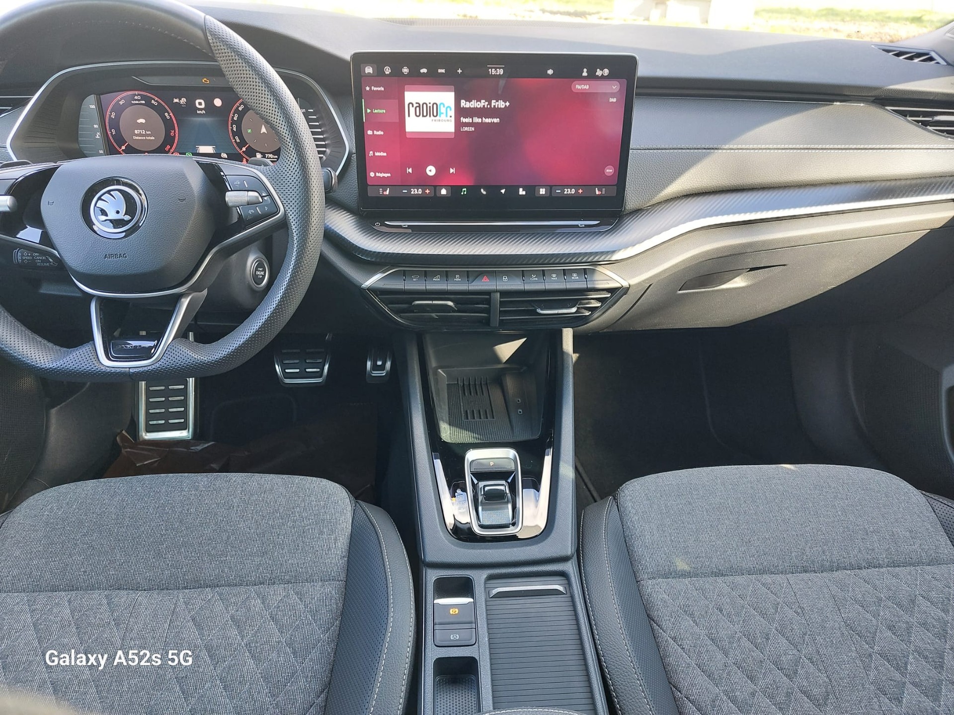 SKODA Octavia Combi 1.5 TSI mHEV DSG Sport Line-image-11