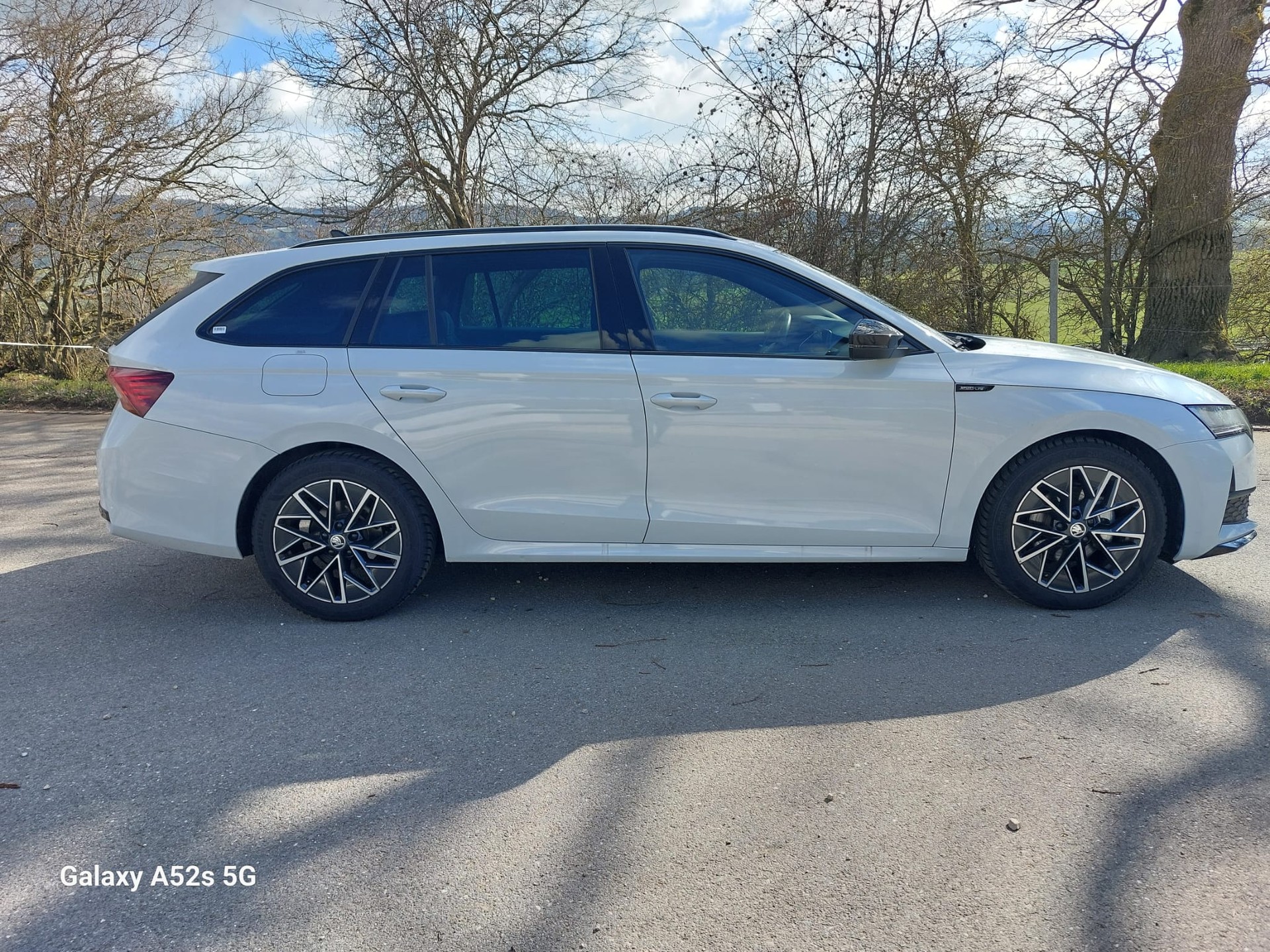 SKODA Octavia Combi 1.5 TSI mHEV DSG Sport Line-image-2