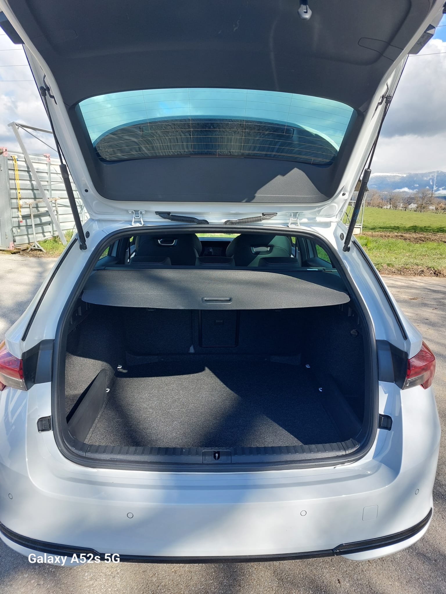 SKODA Octavia Combi 1.5 TSI mHEV DSG Sport Line-image-4