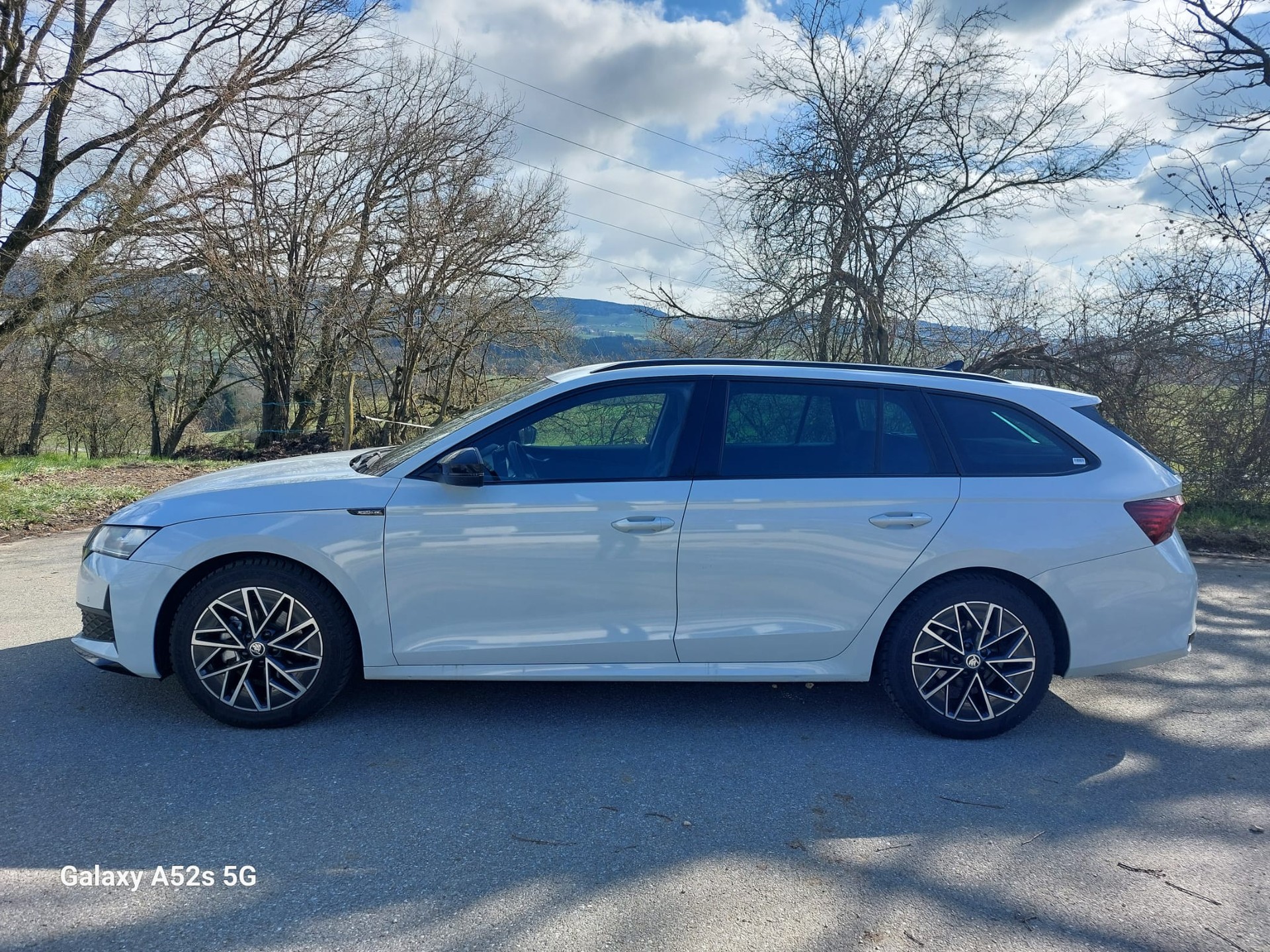 SKODA Octavia Combi 1.5 TSI mHEV DSG Sport Line-image-1