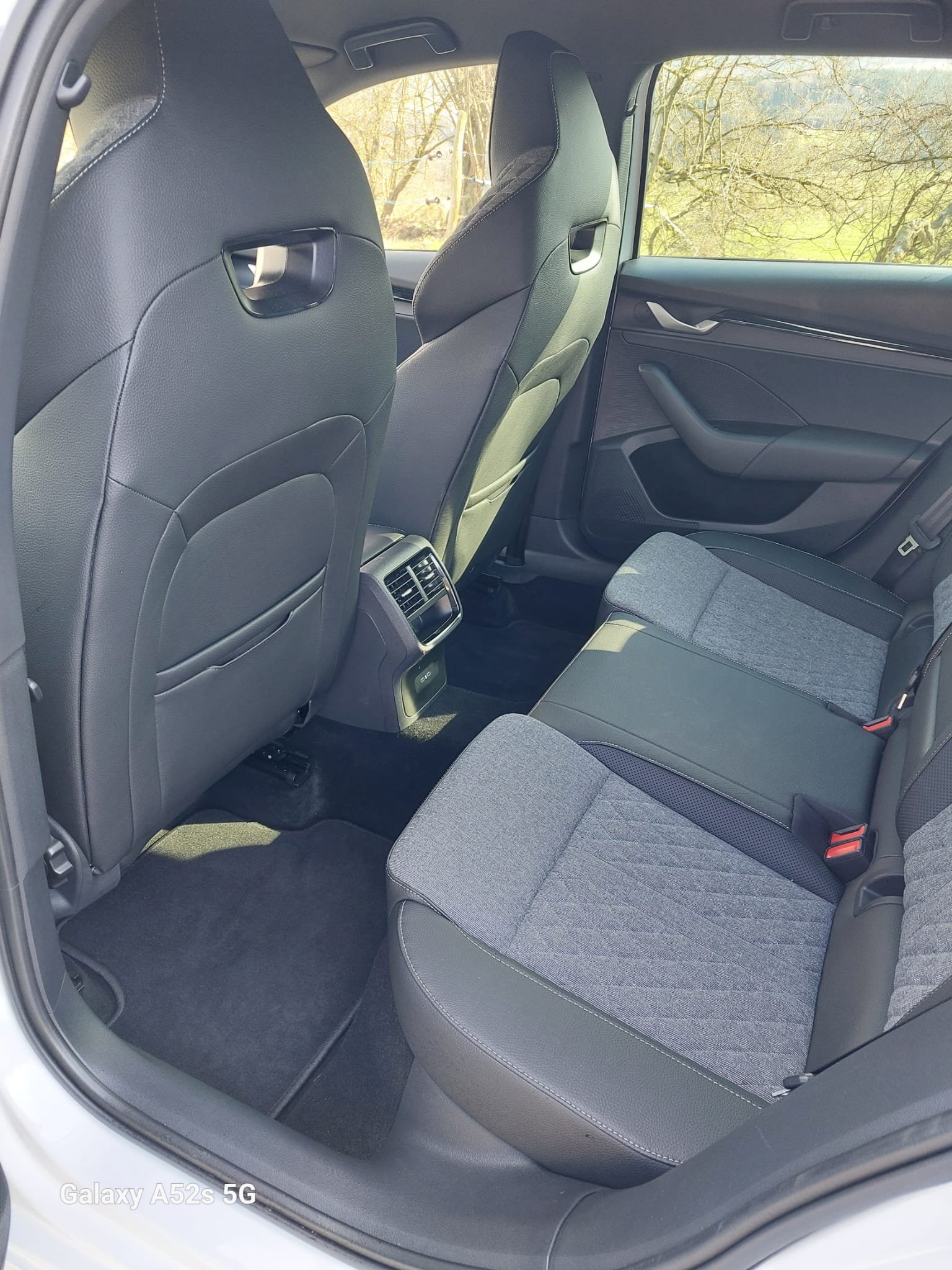 SKODA Octavia Combi 1.5 TSI mHEV DSG Sport Line-image-5