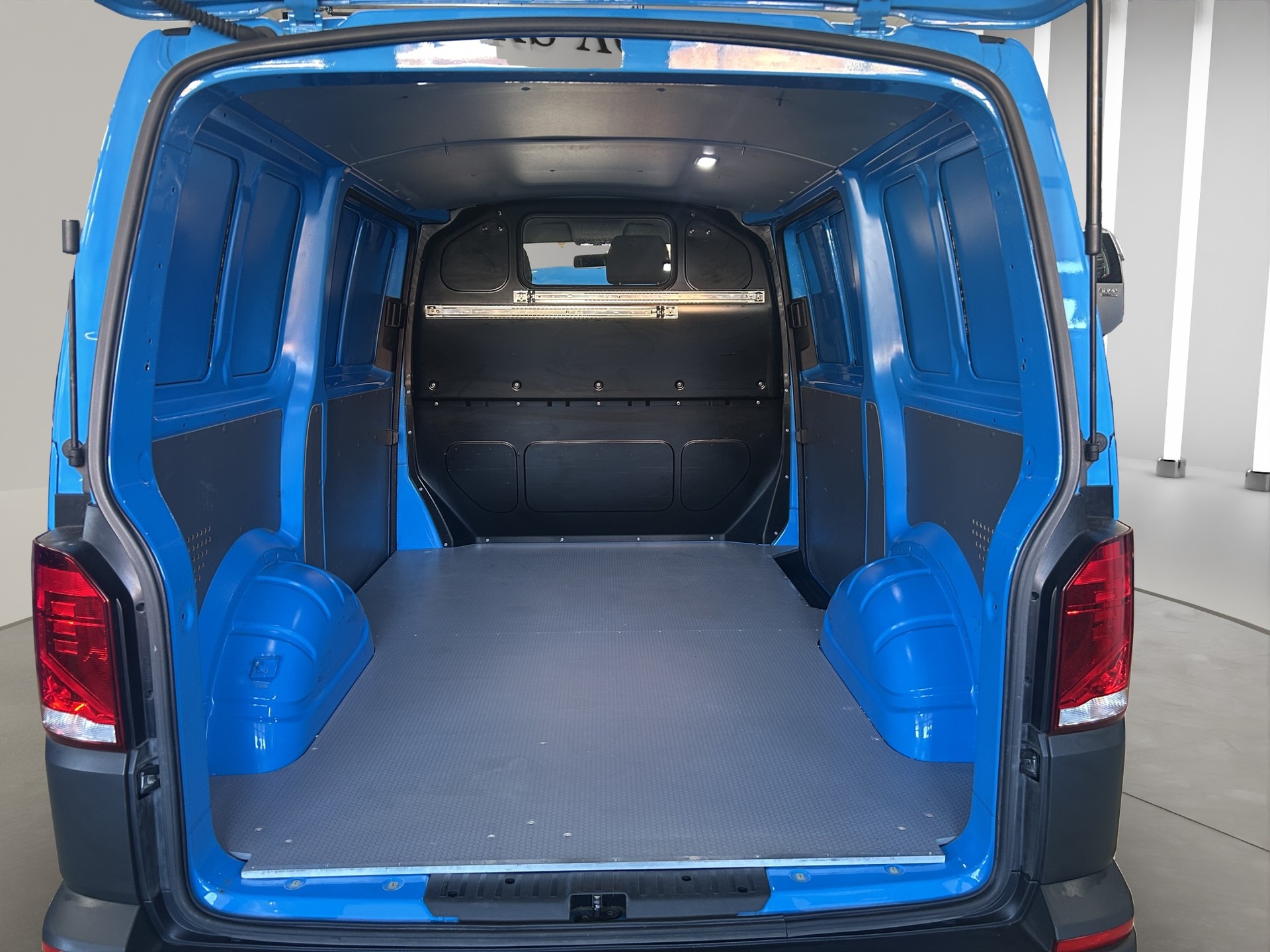 VW T6.1 2.0 TDI 4Motion-image-8