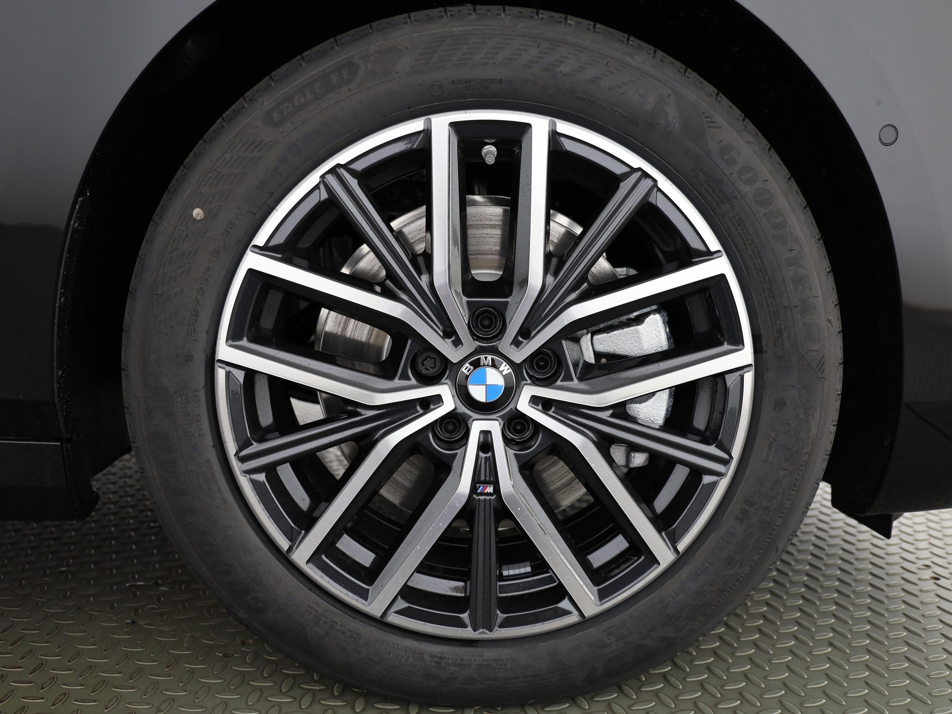 BMW 223i xDrive SDKG Active Tourer-image-6