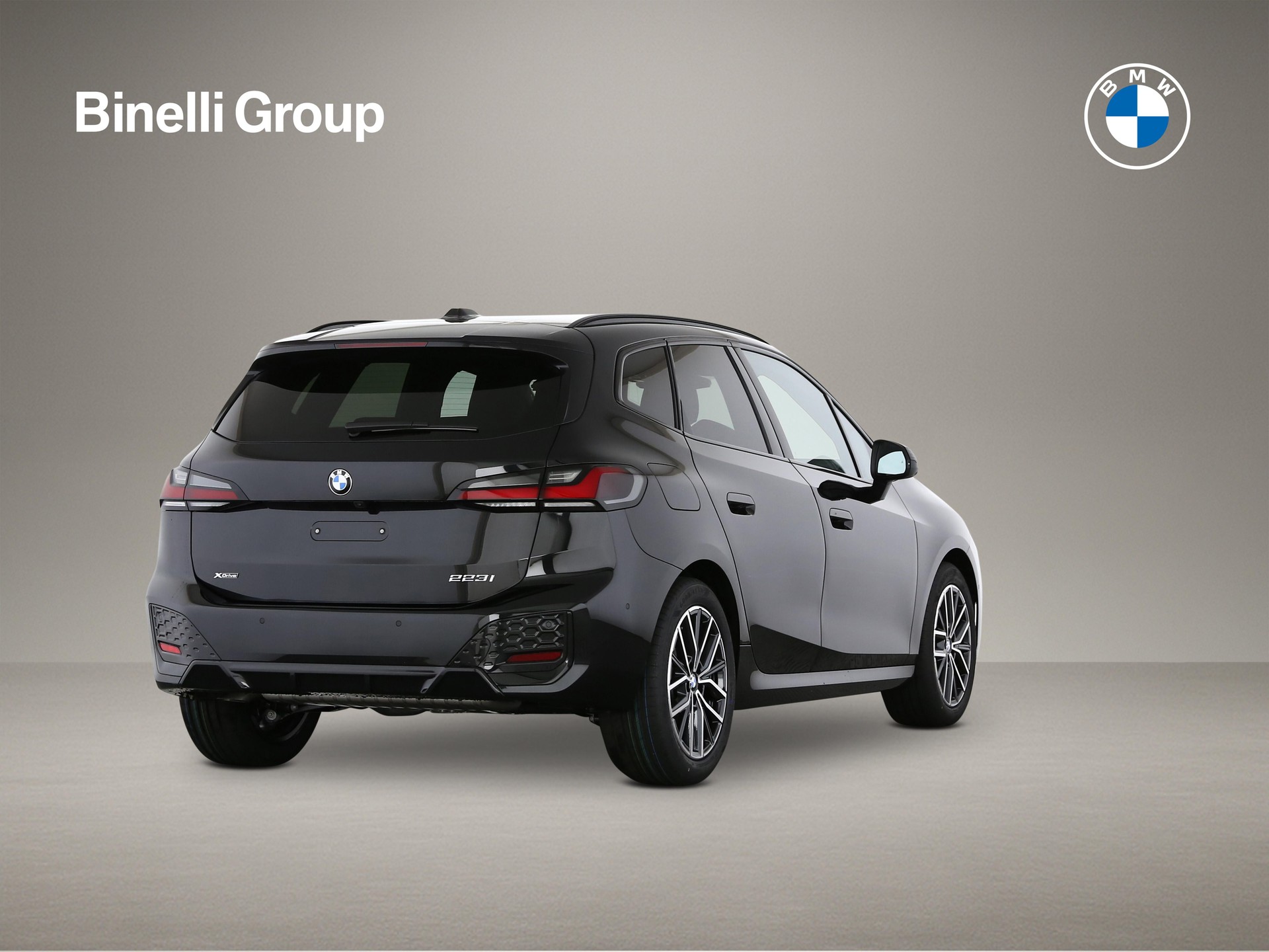 BMW 223i xDrive SDKG Active Tourer-showroom-element-1
