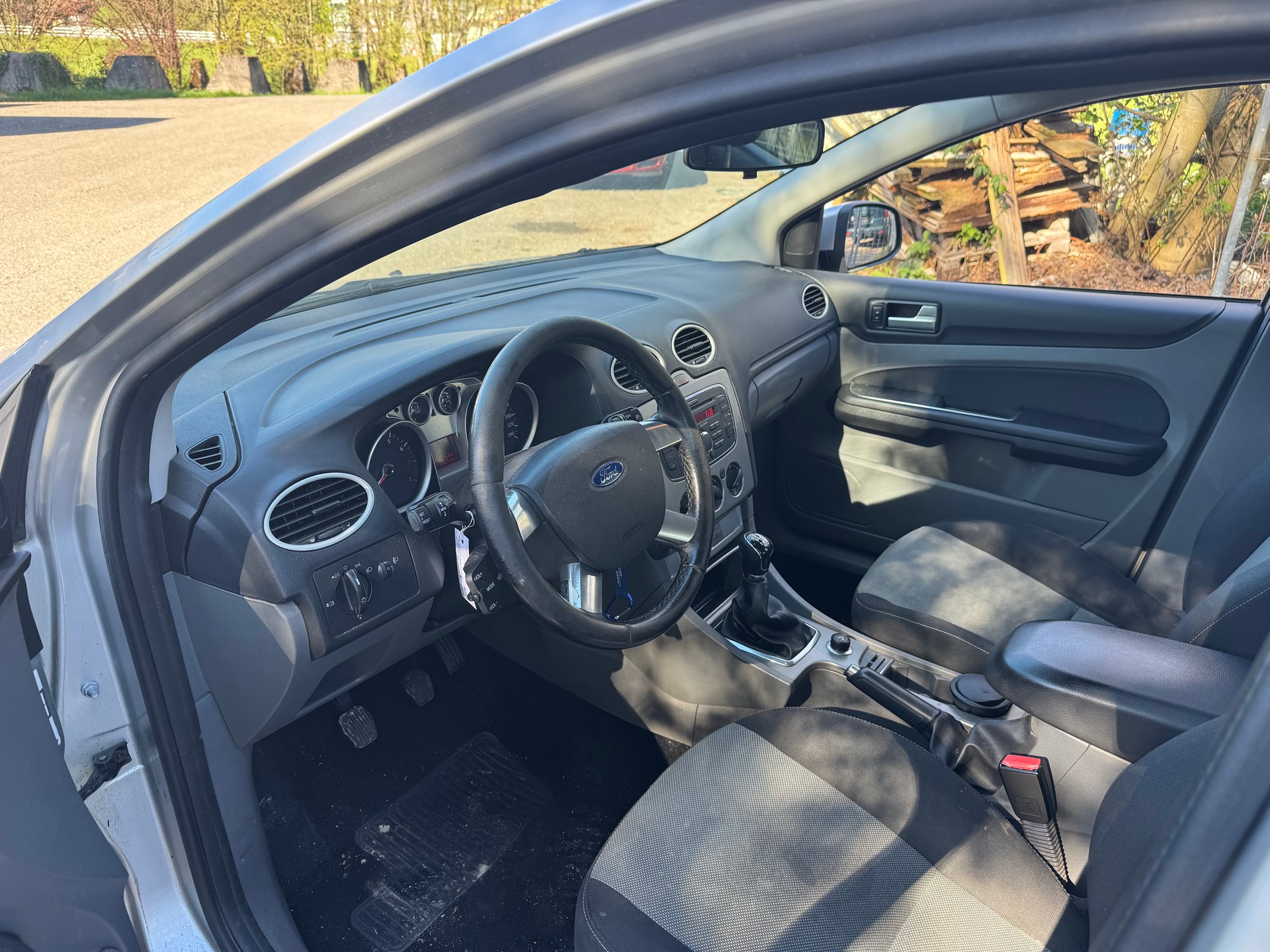 FORD Focus 1.6i Carving-image-6