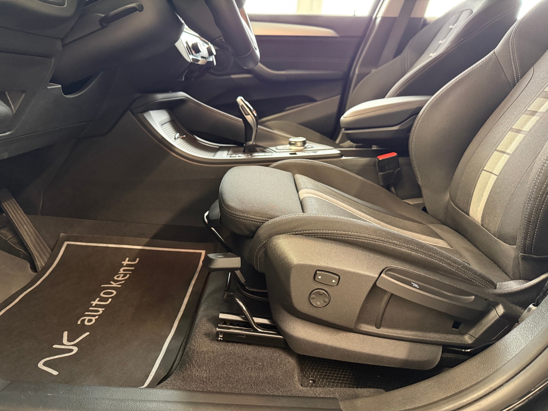 BMW X1 sDrive 18i Steptronic DSK-image-13