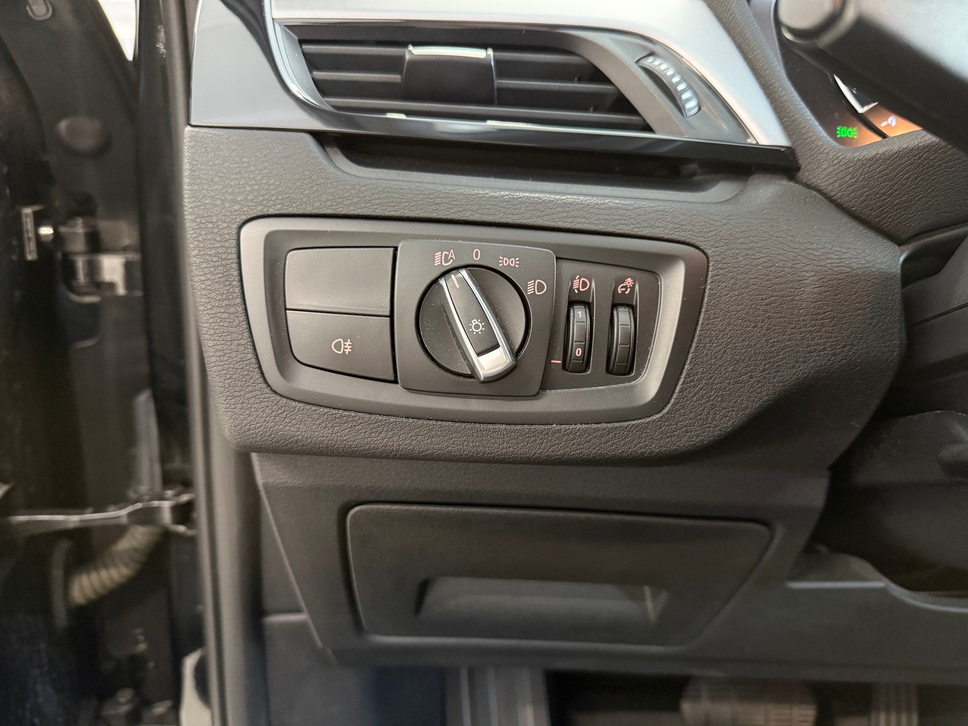 BMW X1 sDrive 18i Steptronic DSK-image-11
