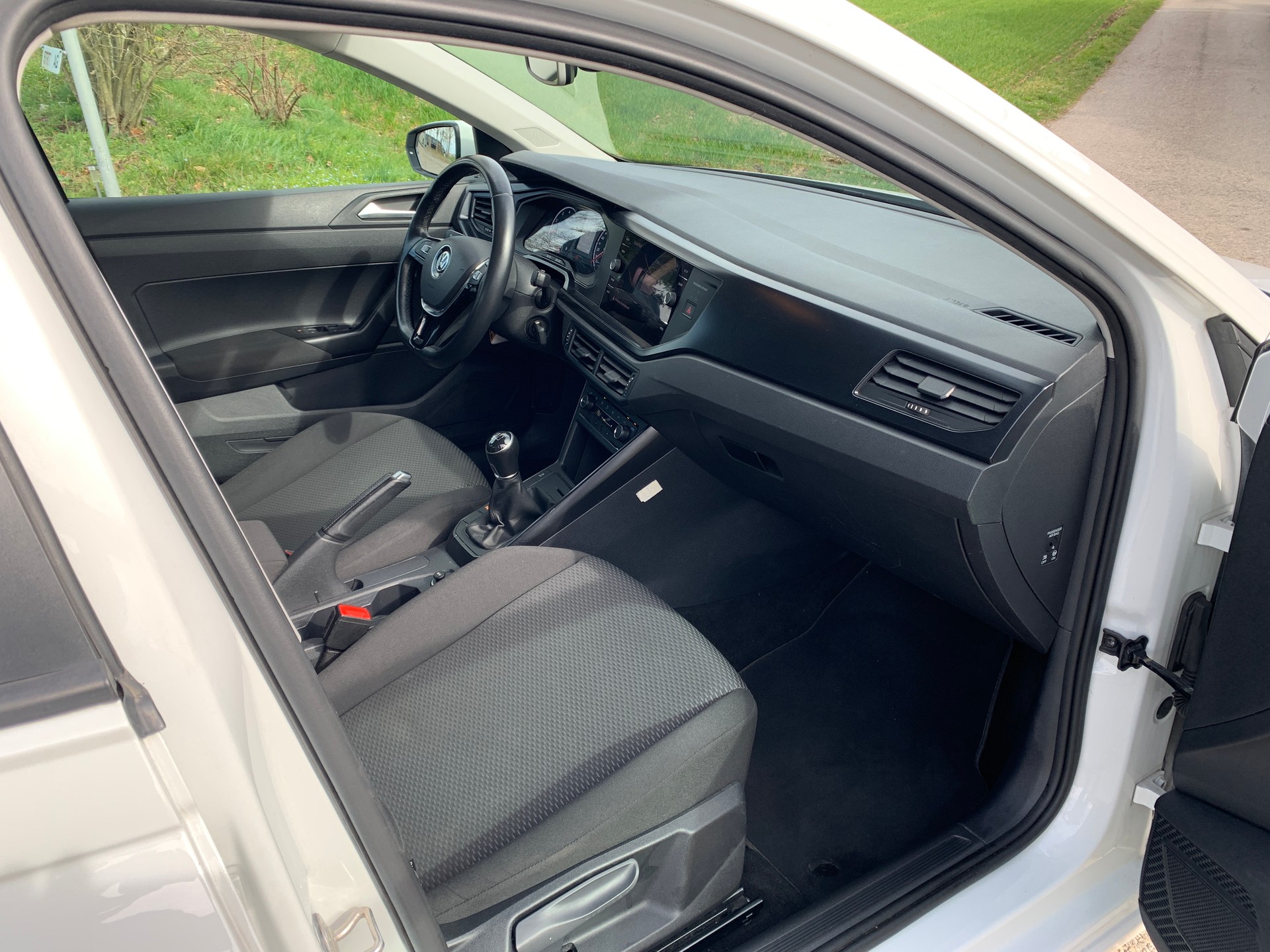 VW Polo 1.0 BMT Trendline-image-2