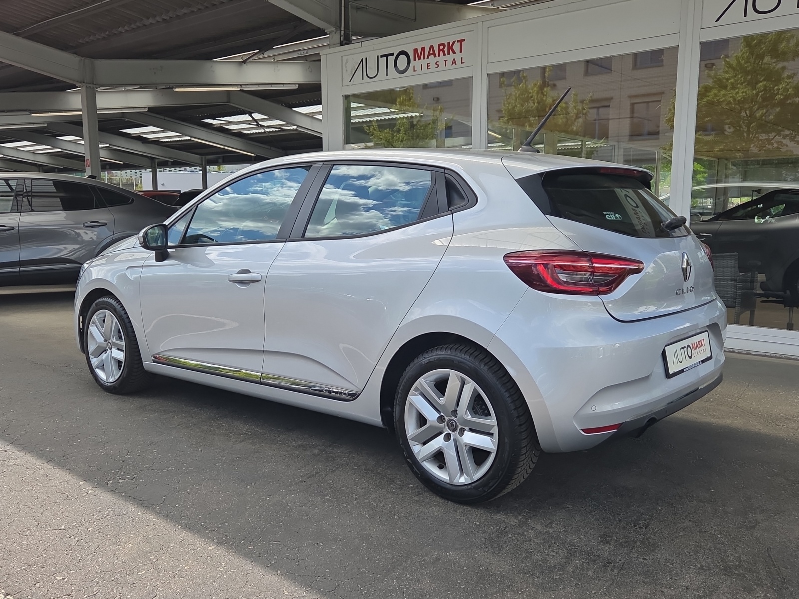 RENAULT Clio 1.0 Zen-image-2