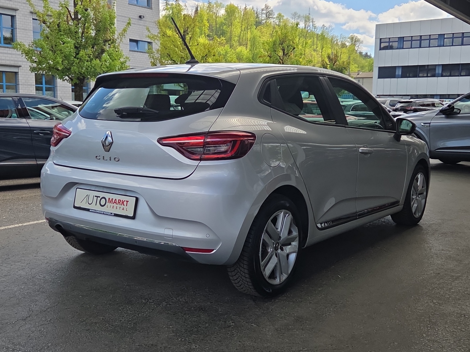 RENAULT Clio 1.0 Zen-image-12