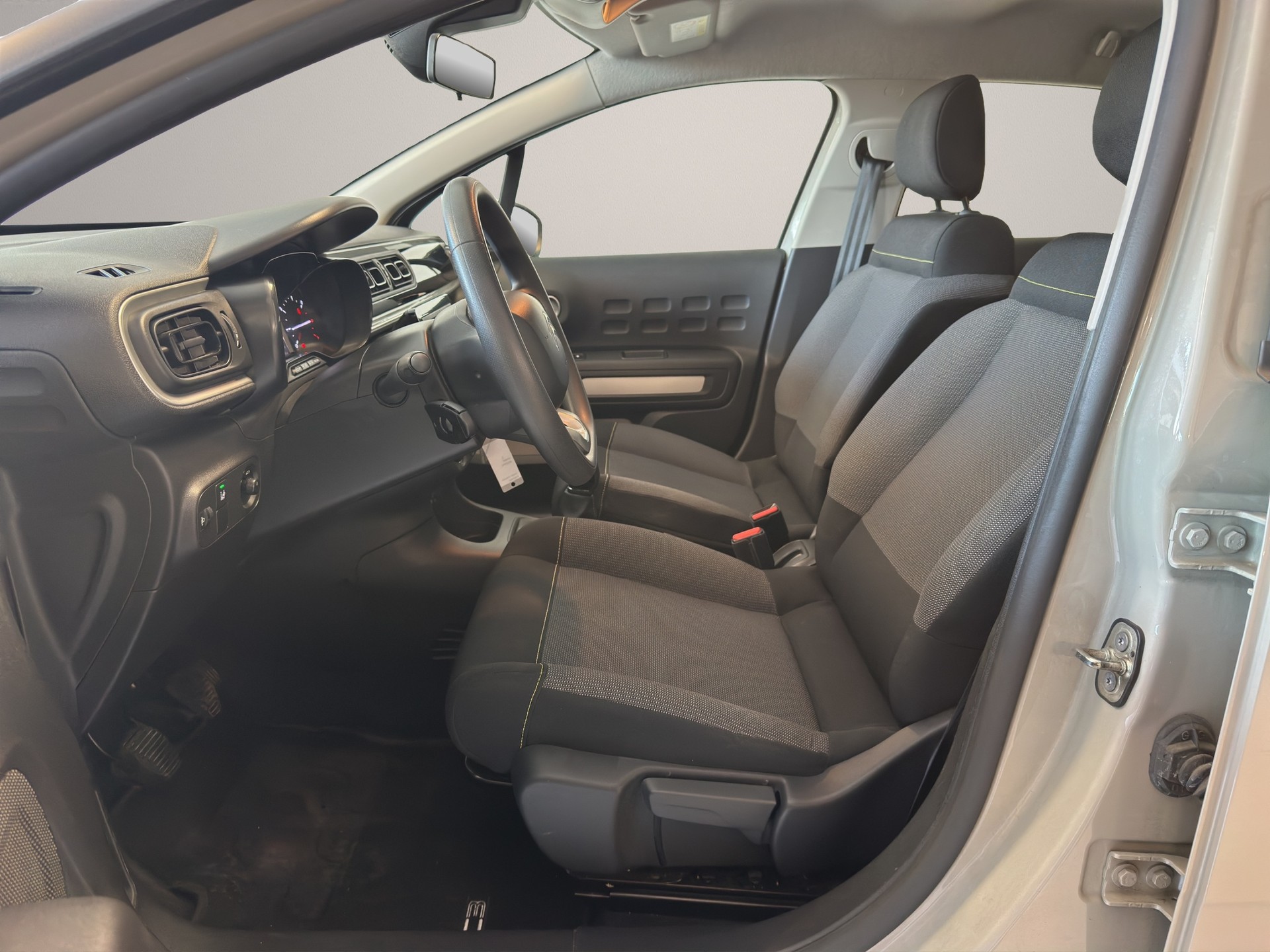 CITROEN C3 1.2i PureTech Feel-image-8