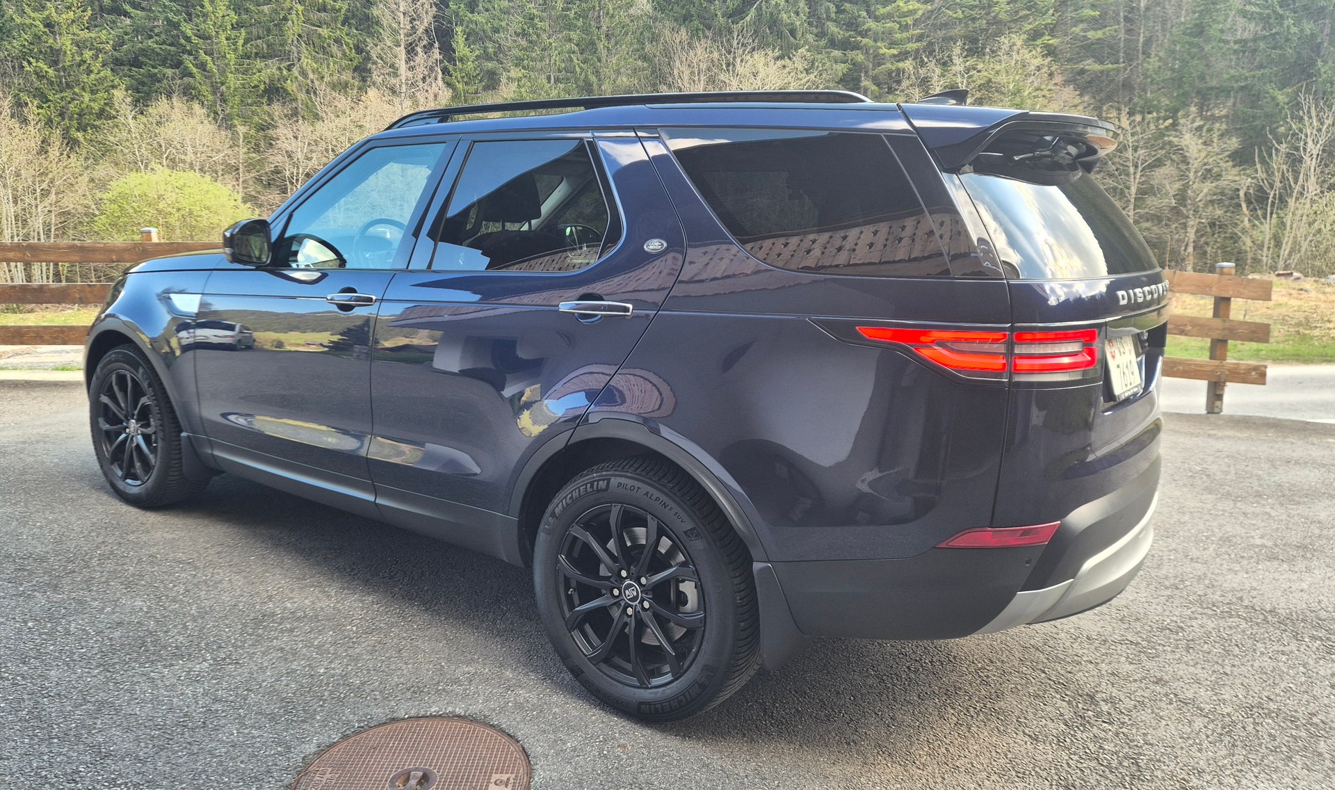 LAND ROVER Discovery 3.0 Si6 HSE Luxury Automatic-image-3