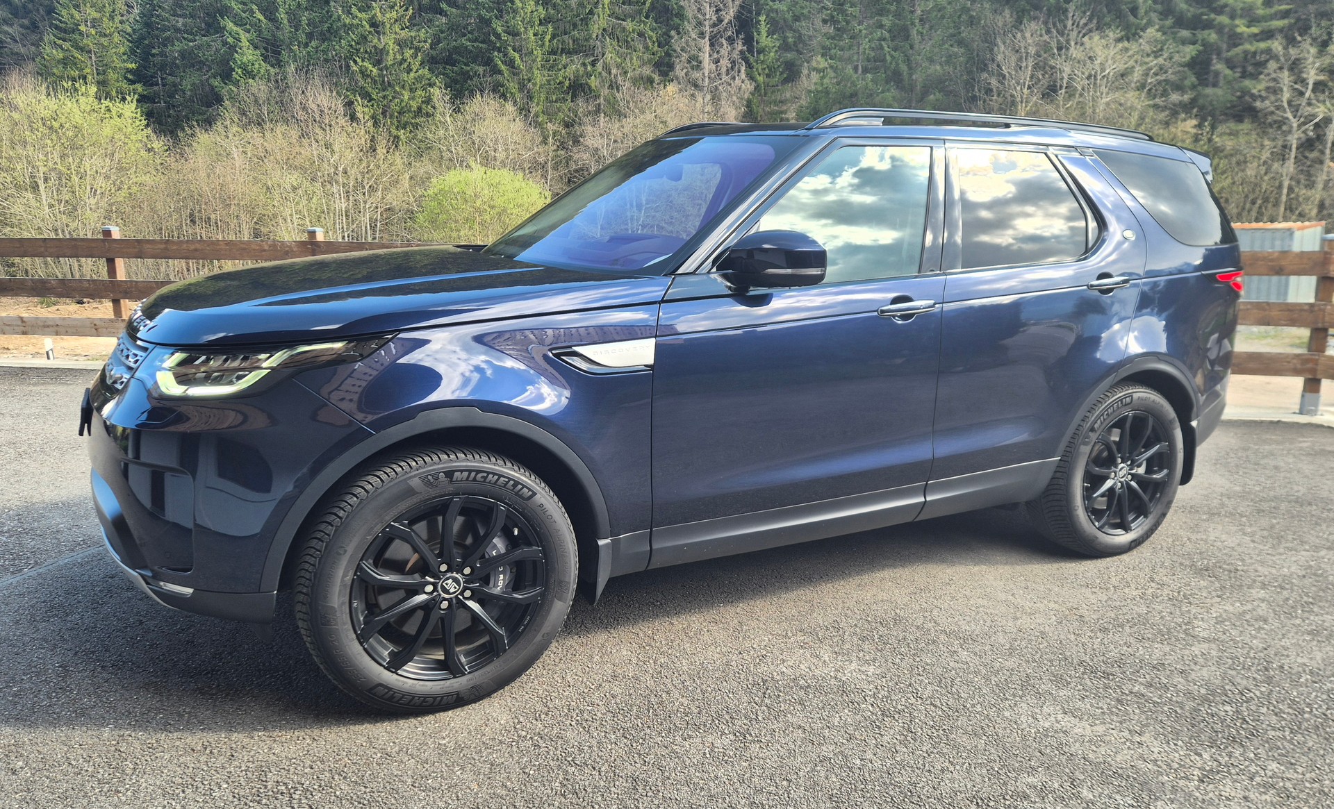 LAND ROVER Discovery 3.0 Si6 HSE Luxury Automatic-image-2