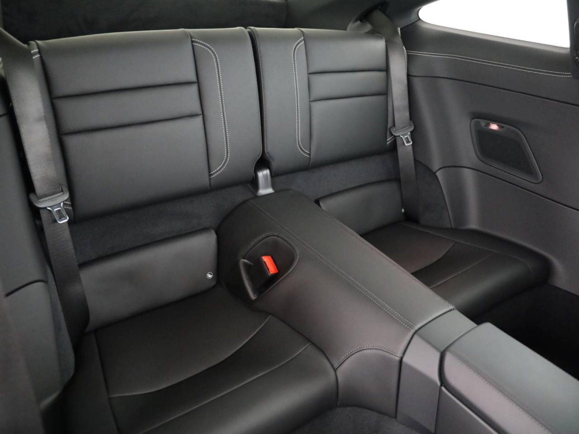 PORSCHE 911 Carrera-image-19