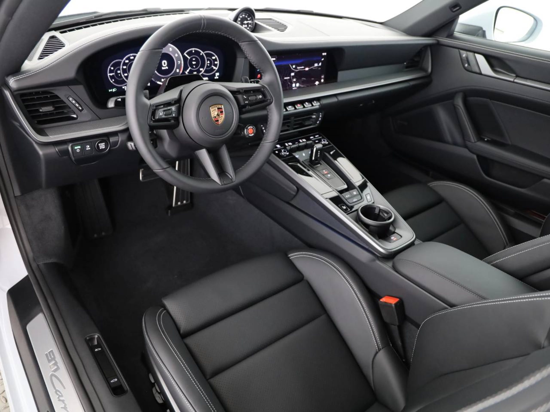 PORSCHE 911 Carrera-image-9