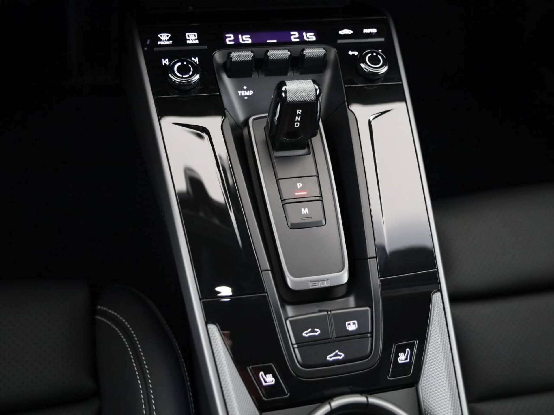 PORSCHE 911 Carrera-image-14