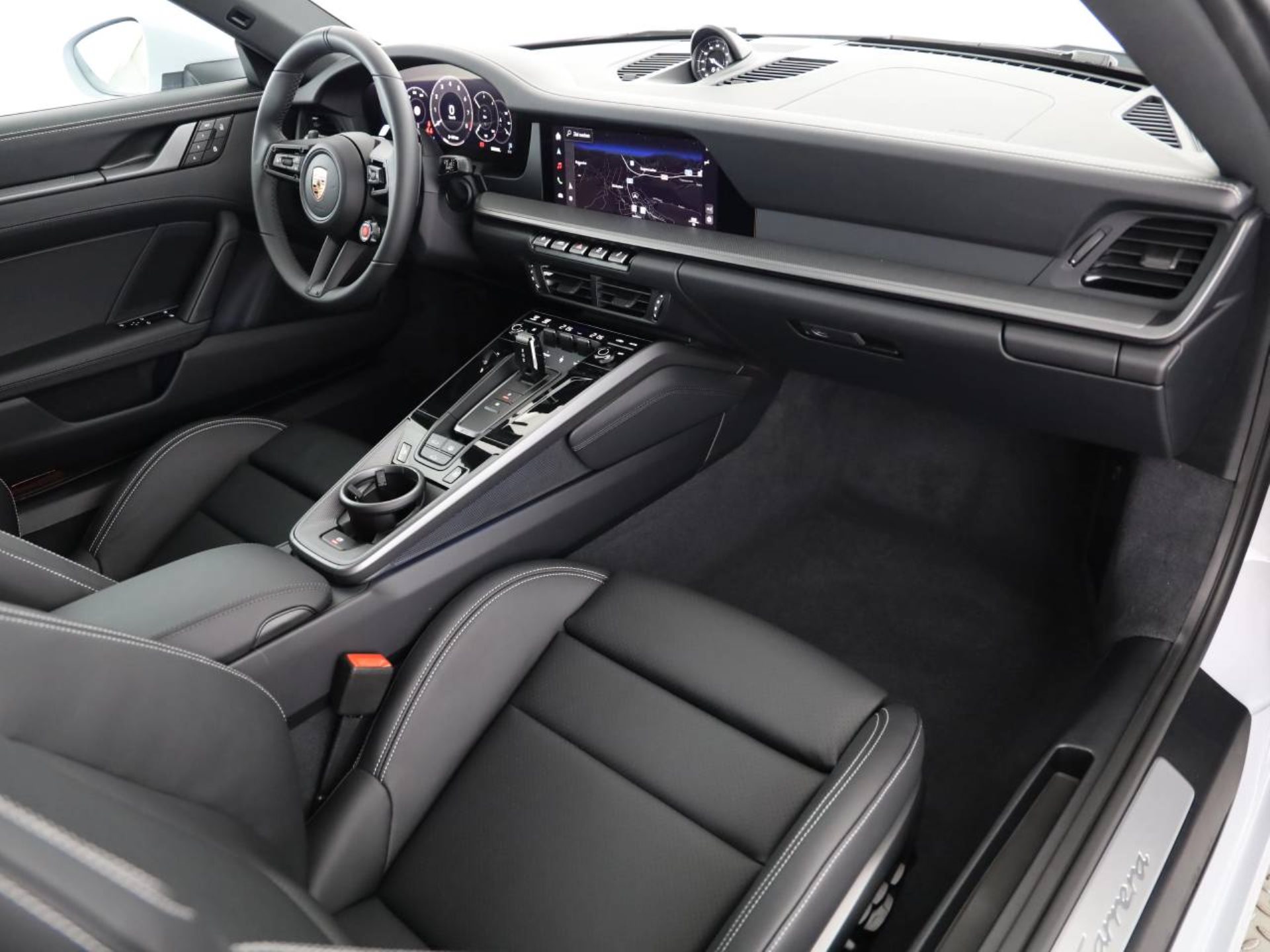 PORSCHE 911 Carrera-image-10