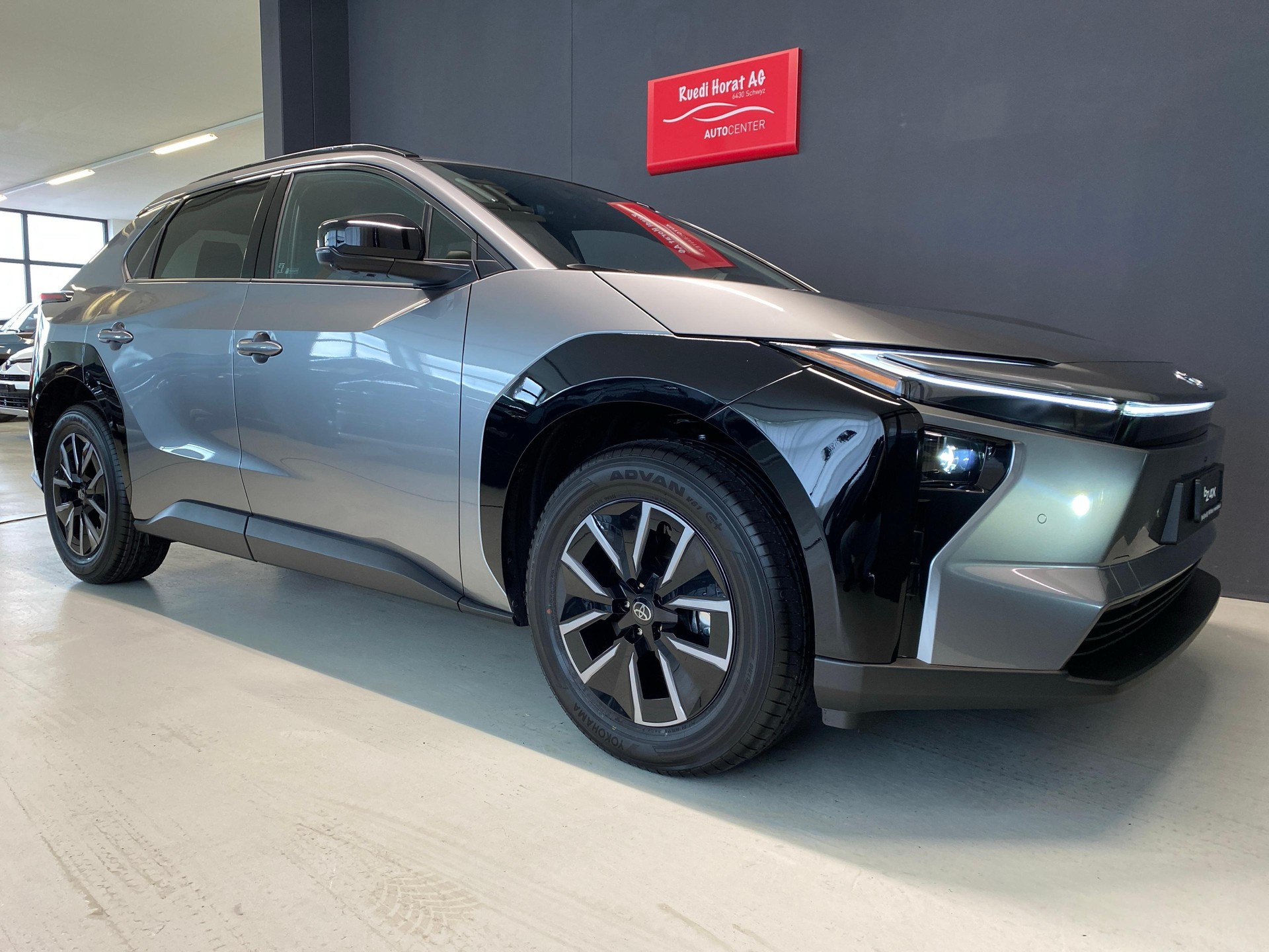 TOYOTA bZ4X Style AWD-image-2