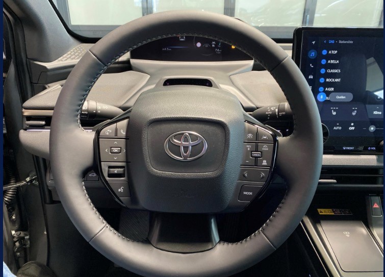 TOYOTA bZ4X Style AWD-image-12