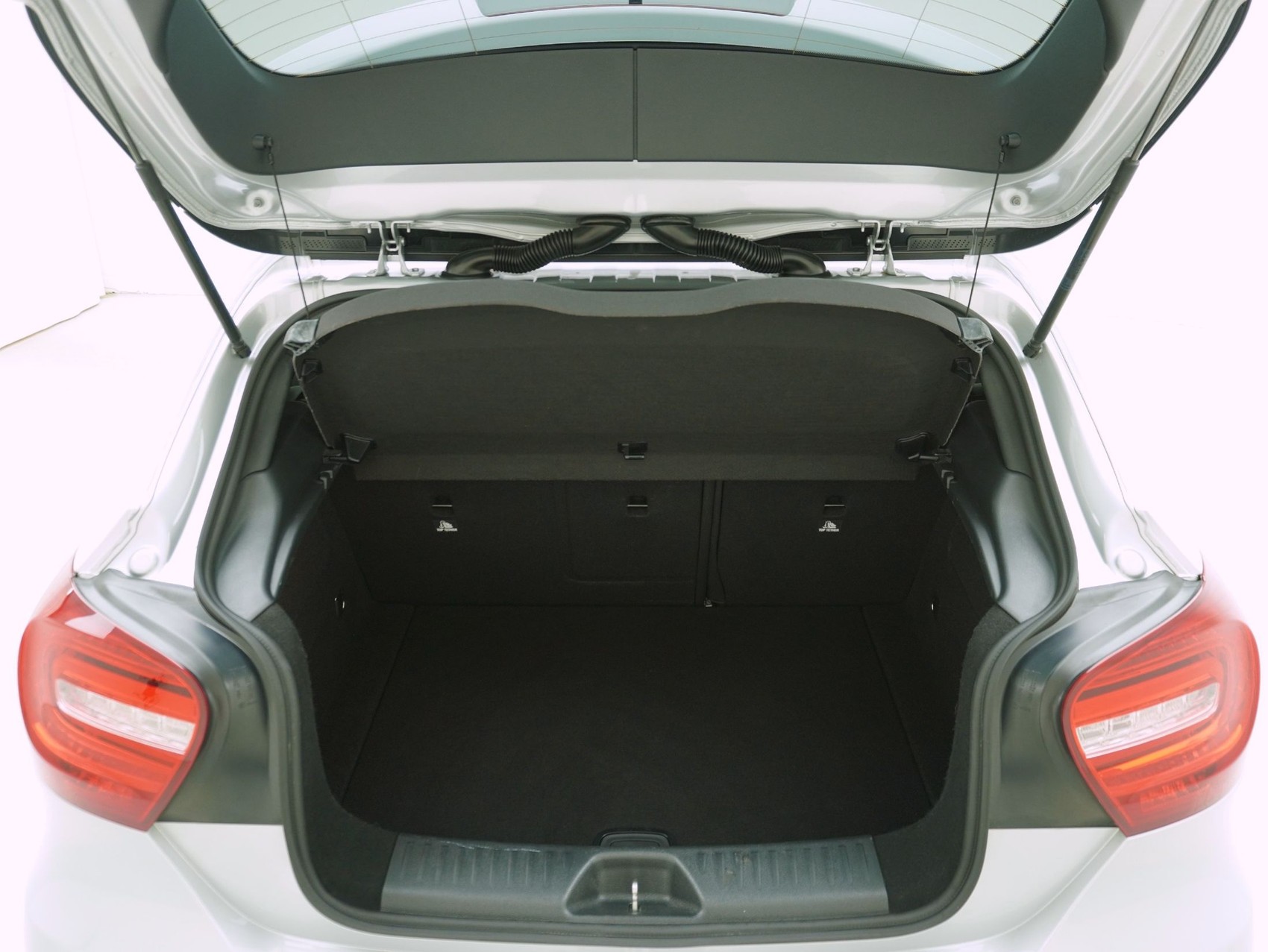 MERCEDES-BENZ A-Klasse A 220 CDI AMG Line 4matic-image-10