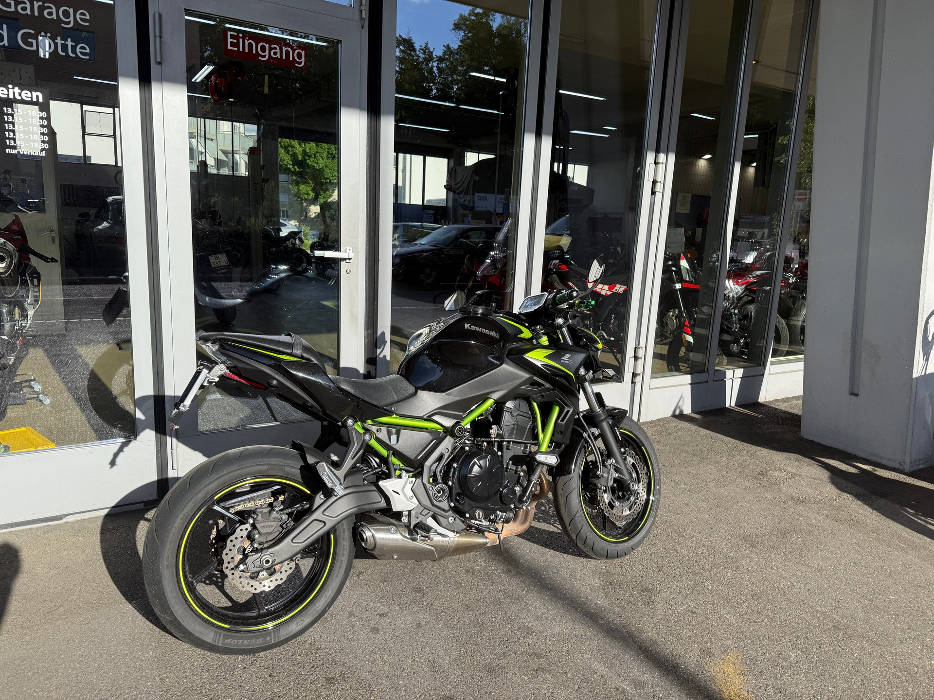 KAWASAKI Z 650 (35kW)-showroom-element-2