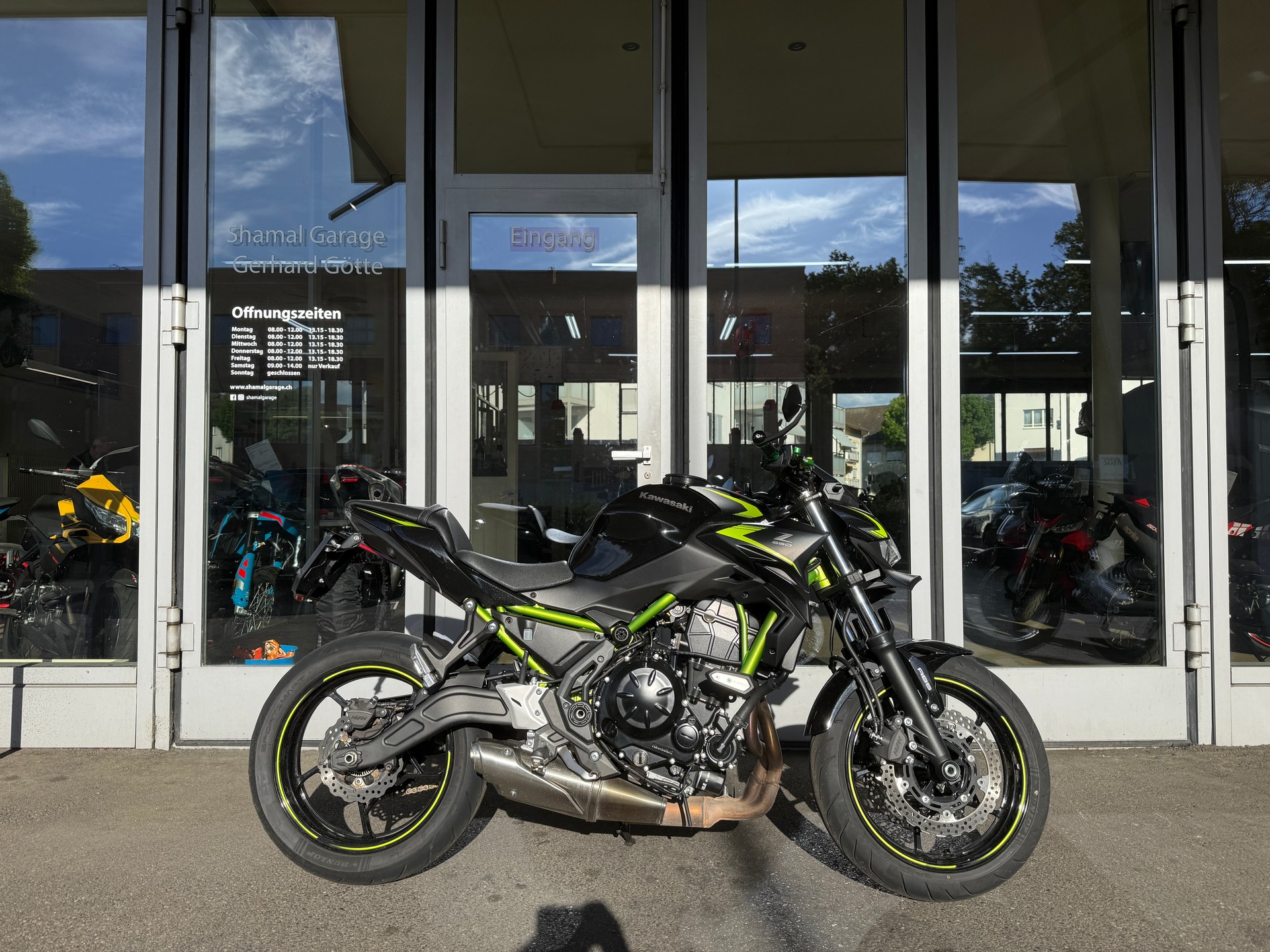 KAWASAKI Z 650 (35kW)-showroom-element-1