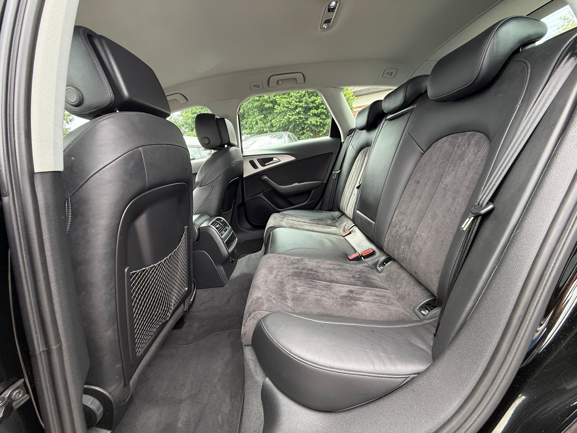 AUDI A6 Avant 2.0 TDI quattro S-tronic-image-10