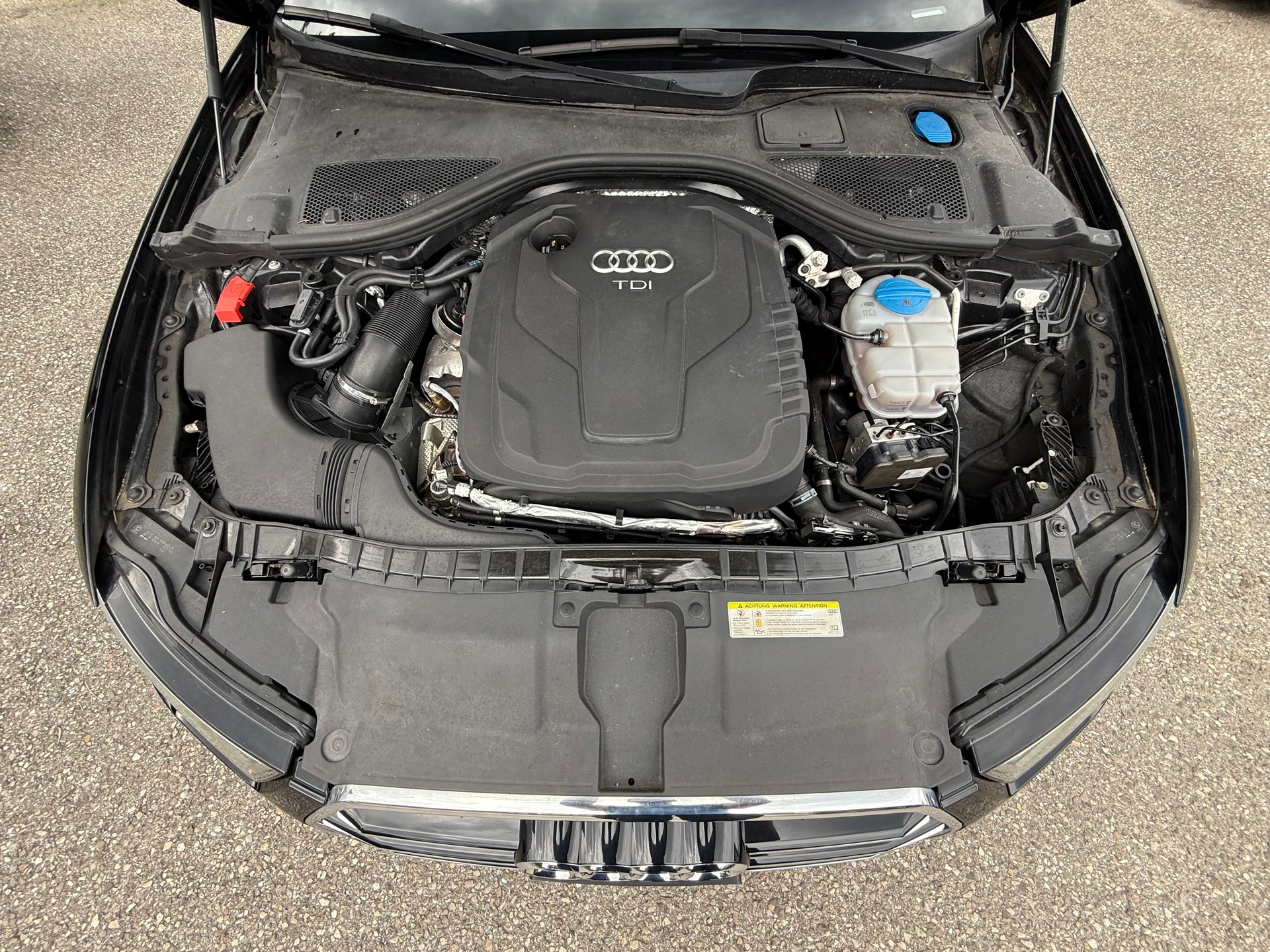 AUDI A6 Avant 2.0 TDI quattro S-tronic-image-14