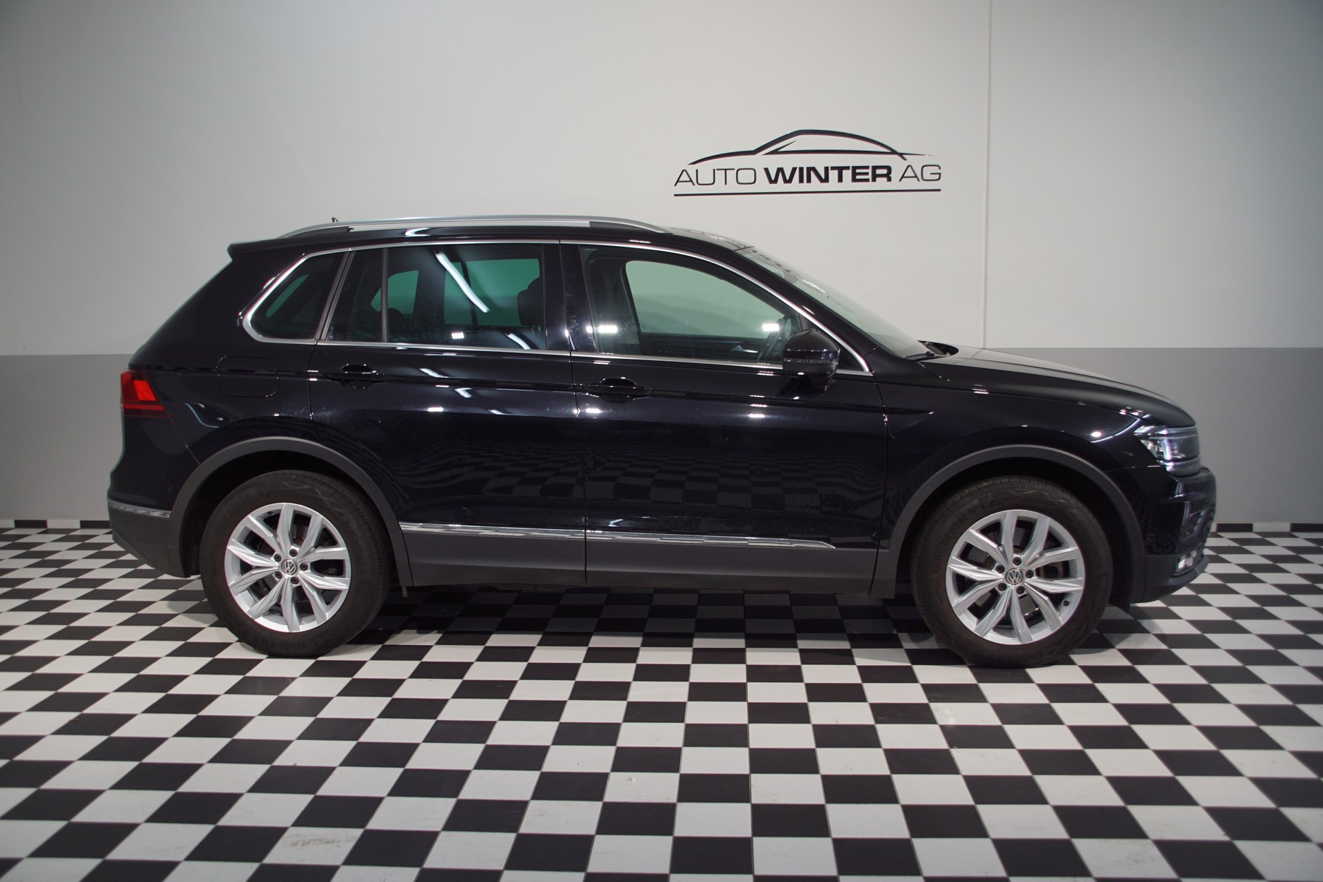 VW Tiguan 2.0 TDI SCR Highline 4Motion DSG-image-4