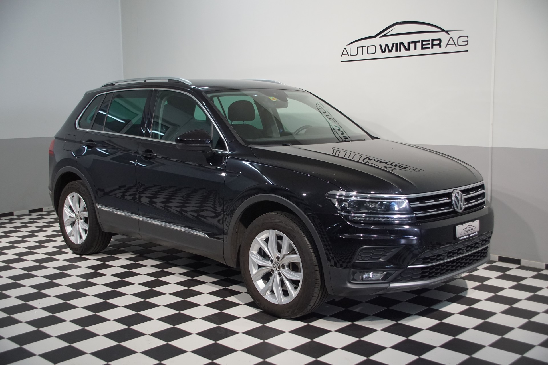 VW Tiguan 2.0 TDI SCR Highline 4Motion DSG-showroom-element-1