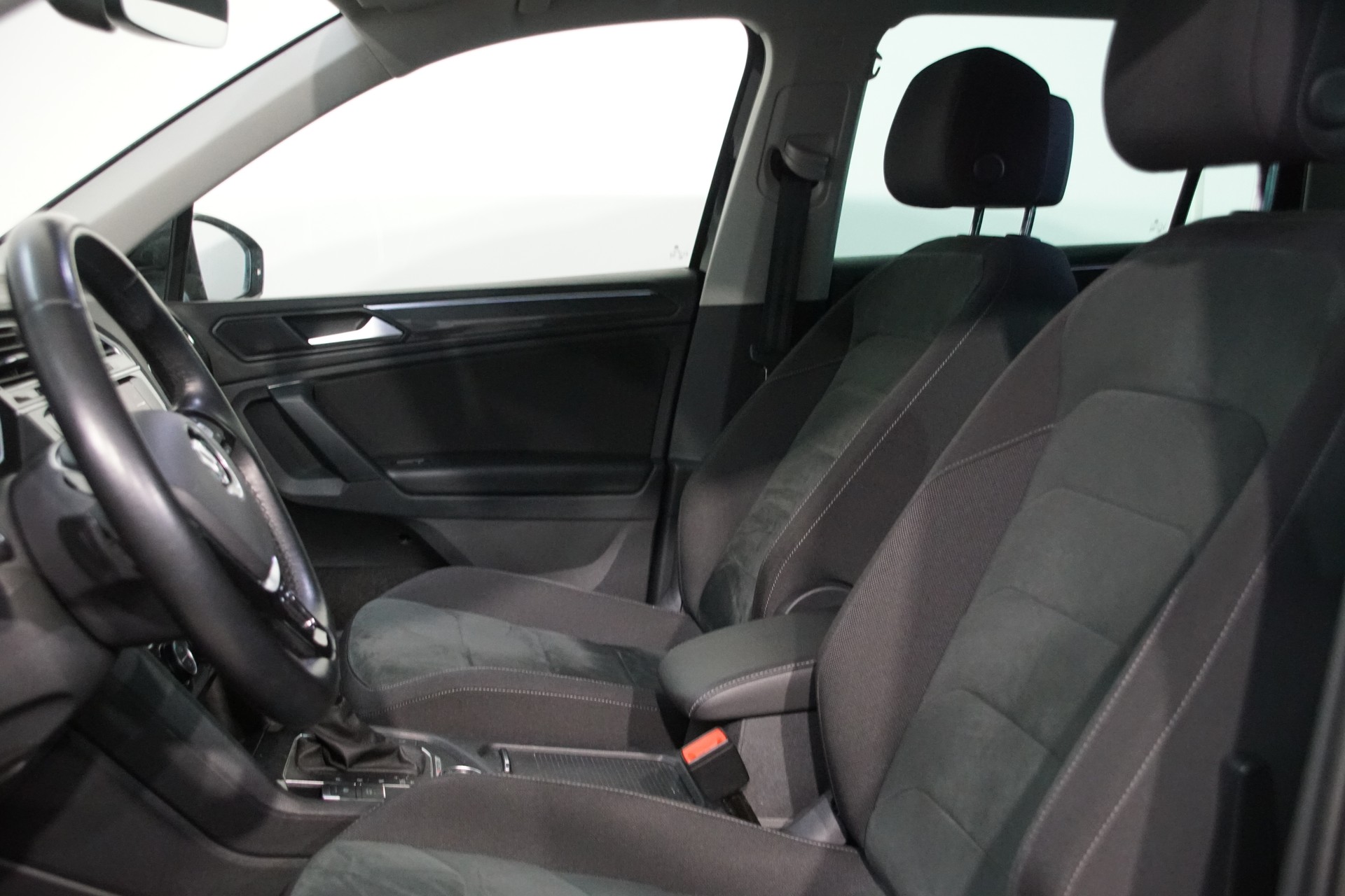 VW Tiguan 2.0 TDI SCR Highline 4Motion DSG-image-11