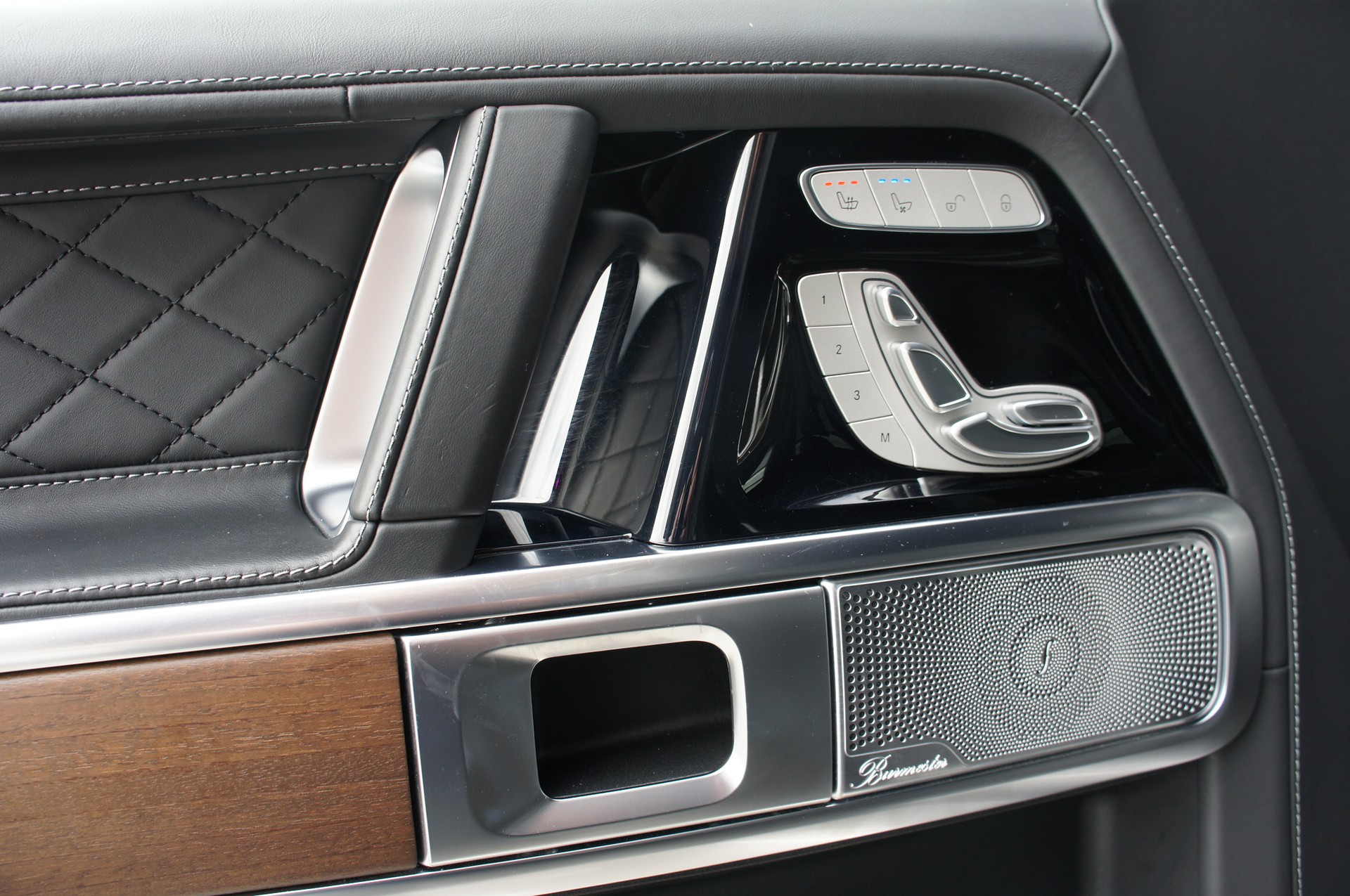 MERCEDES-BENZ G 500 AMG Line 9G-Tronic-image-14