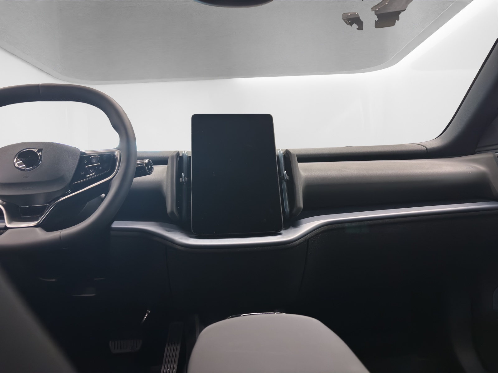 VOLVO EX30 Plus XCENTRIC Black Edition-image-7