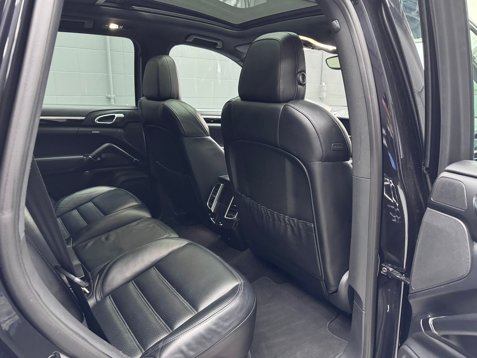 PORSCHE Cayenne S-image-9